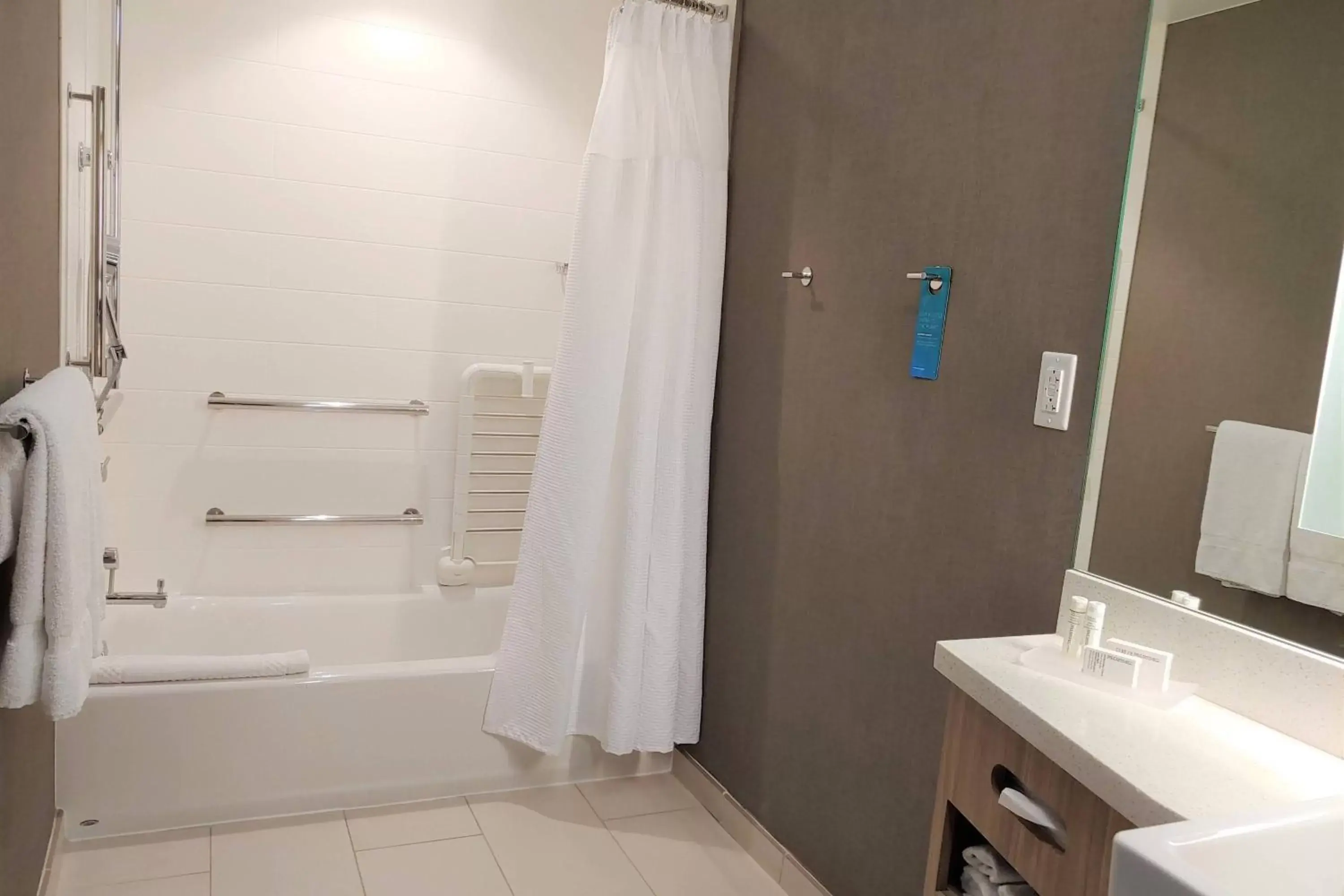 Bathroom in SpringHill Suites by Marriott Orlando at Millenia