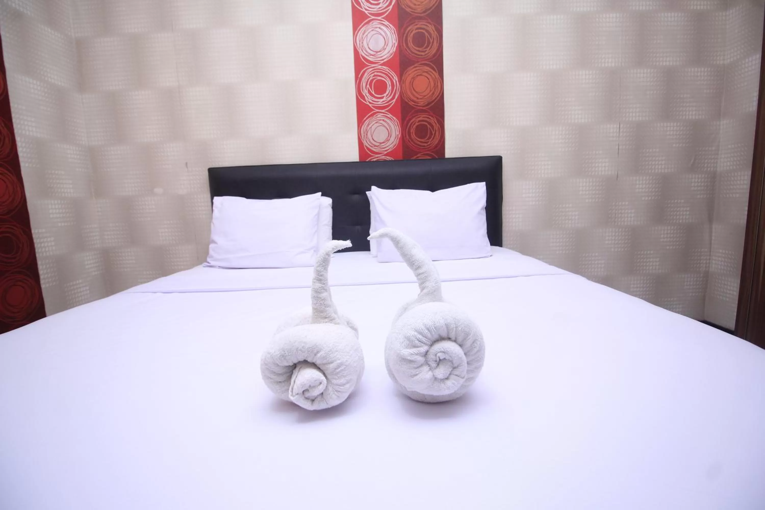 Bed in Tangkoko Lodge