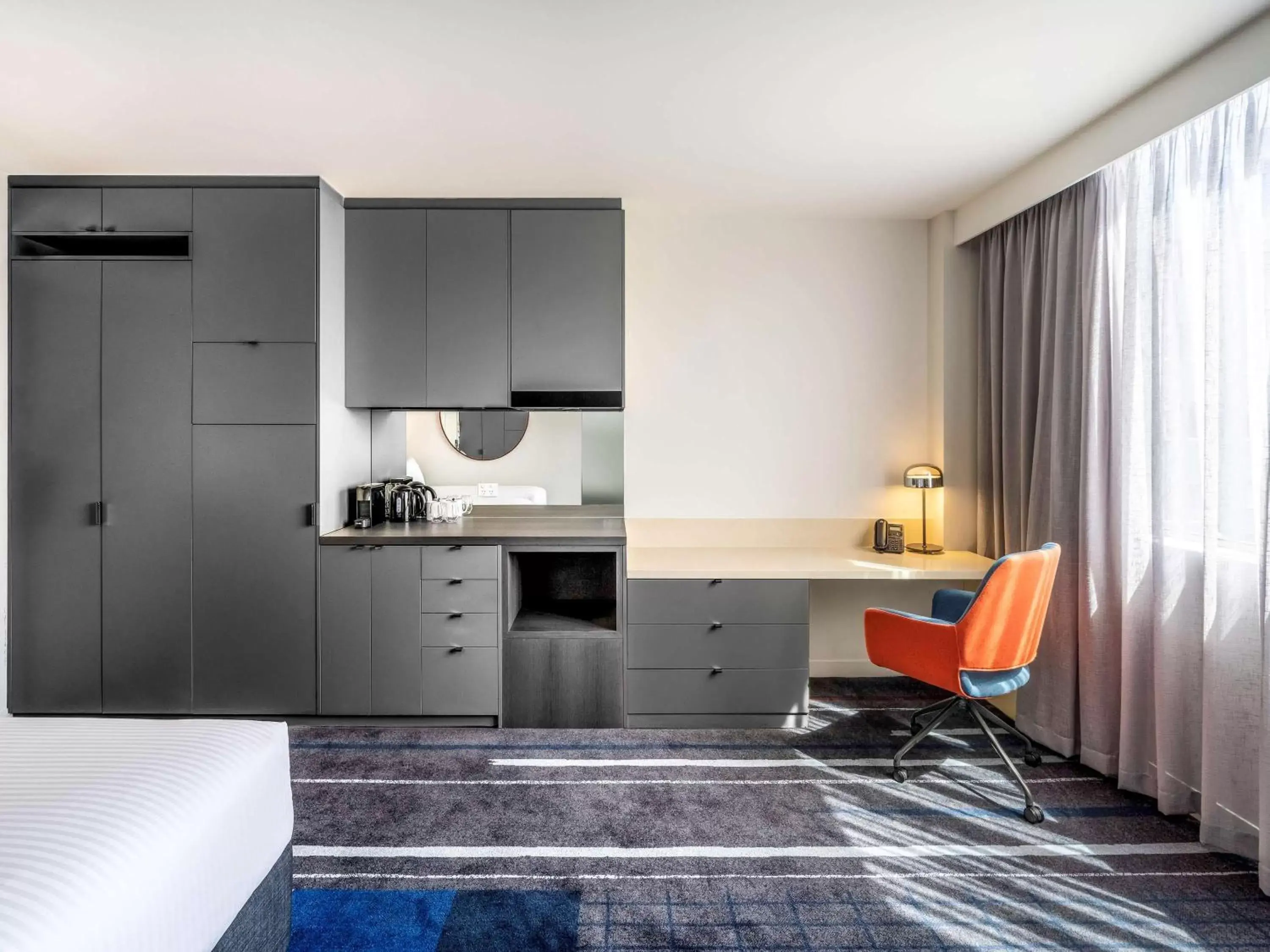 Photo of the whole room, Kitchen/Kitchenette in Novotel Melbourne Preston