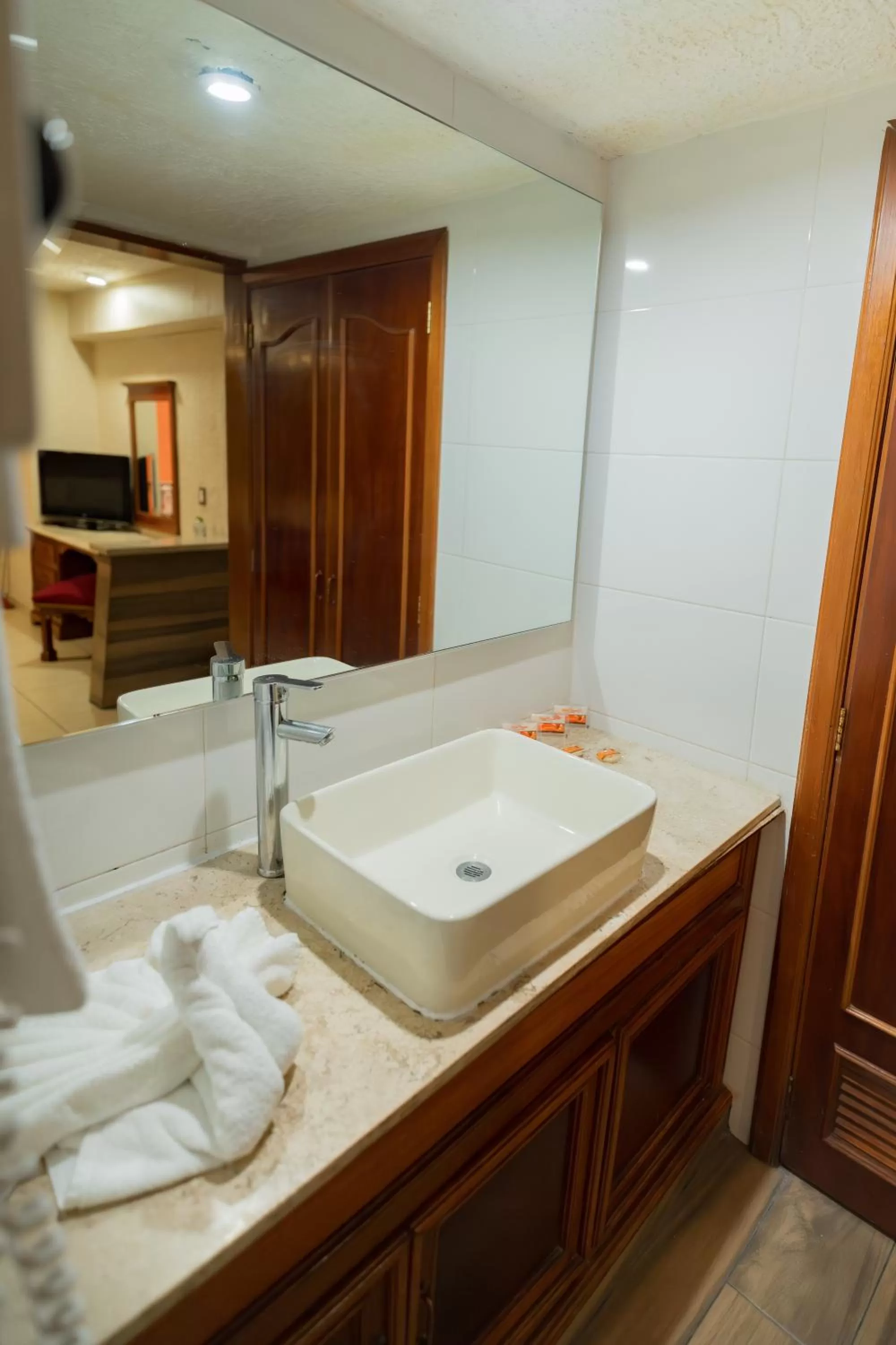 Bathroom, Bed in Hotel Santiago De Compostela - Guadalajara Centro Historico