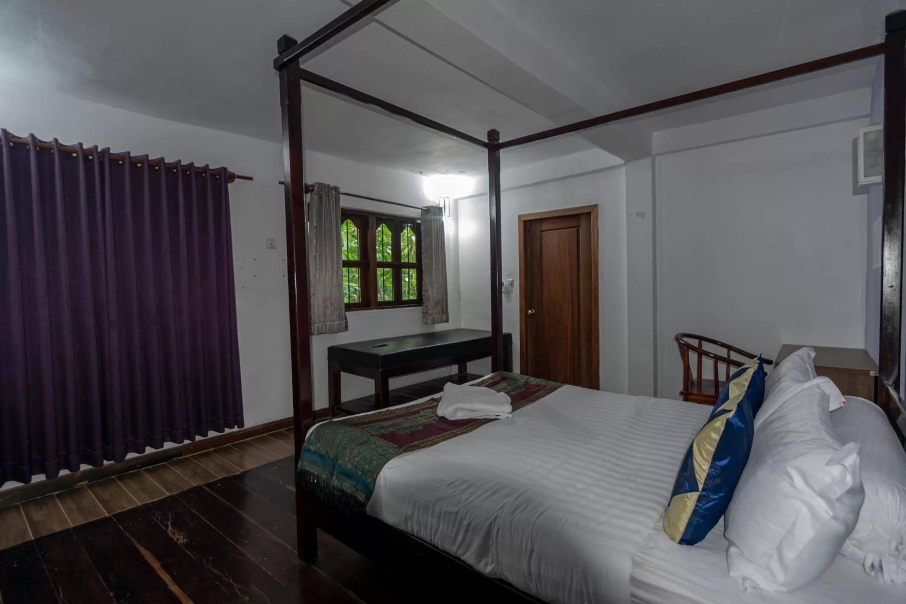 Bed in Samathi Lake Resort