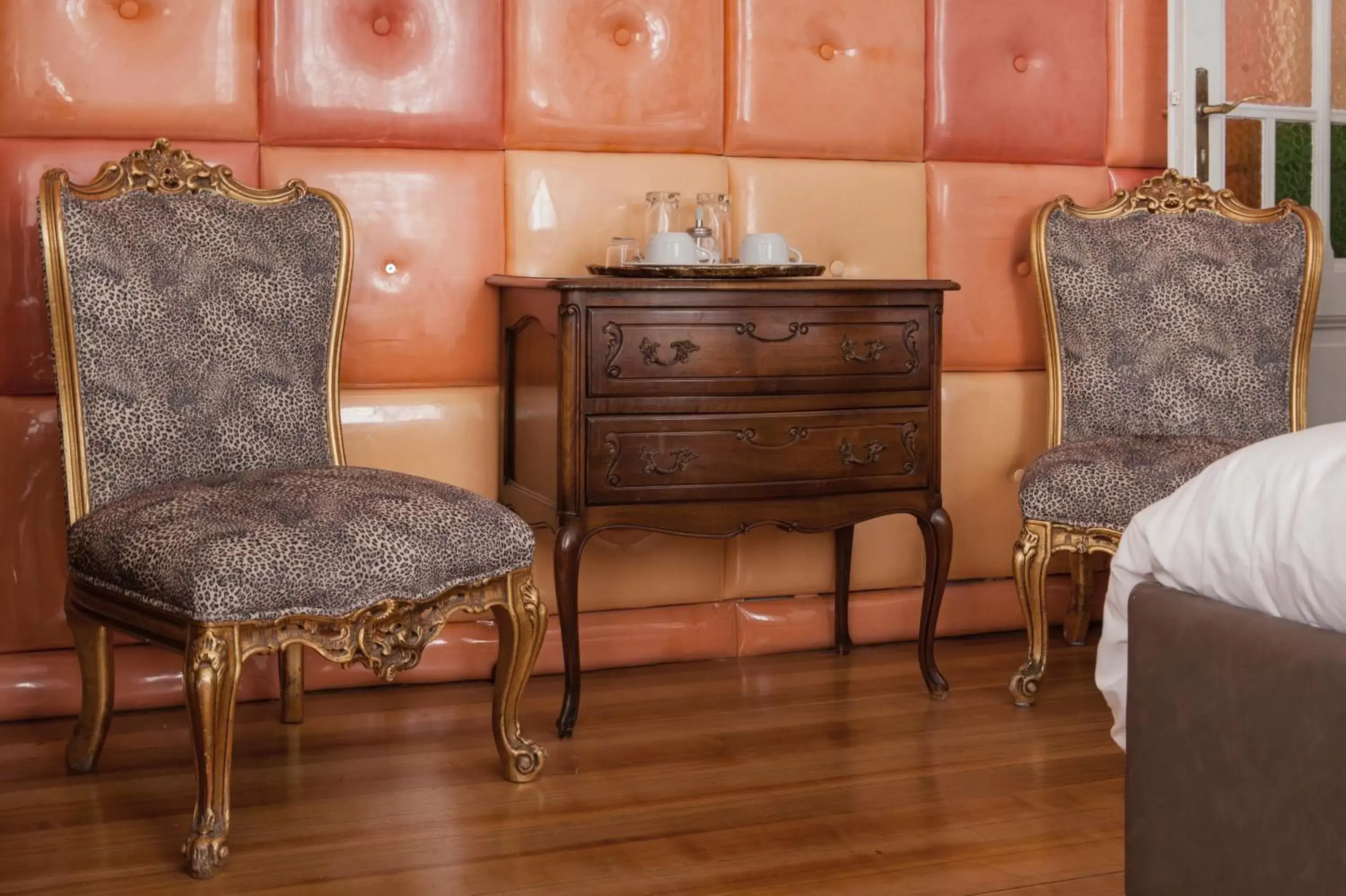 Bed, Seating Area in Caffè dell'Arte Boutique Rooms