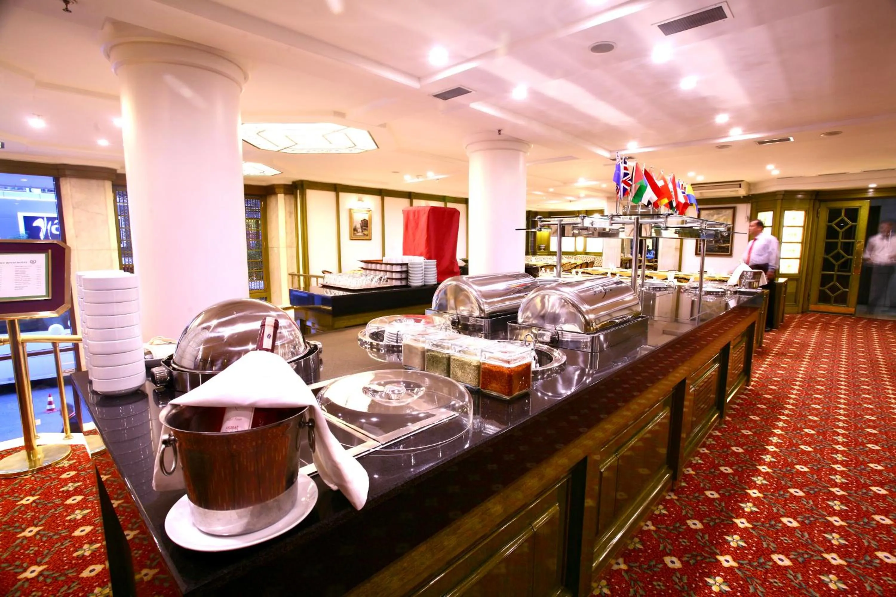 Restaurant/places to eat in Istanbul Royal Hotel