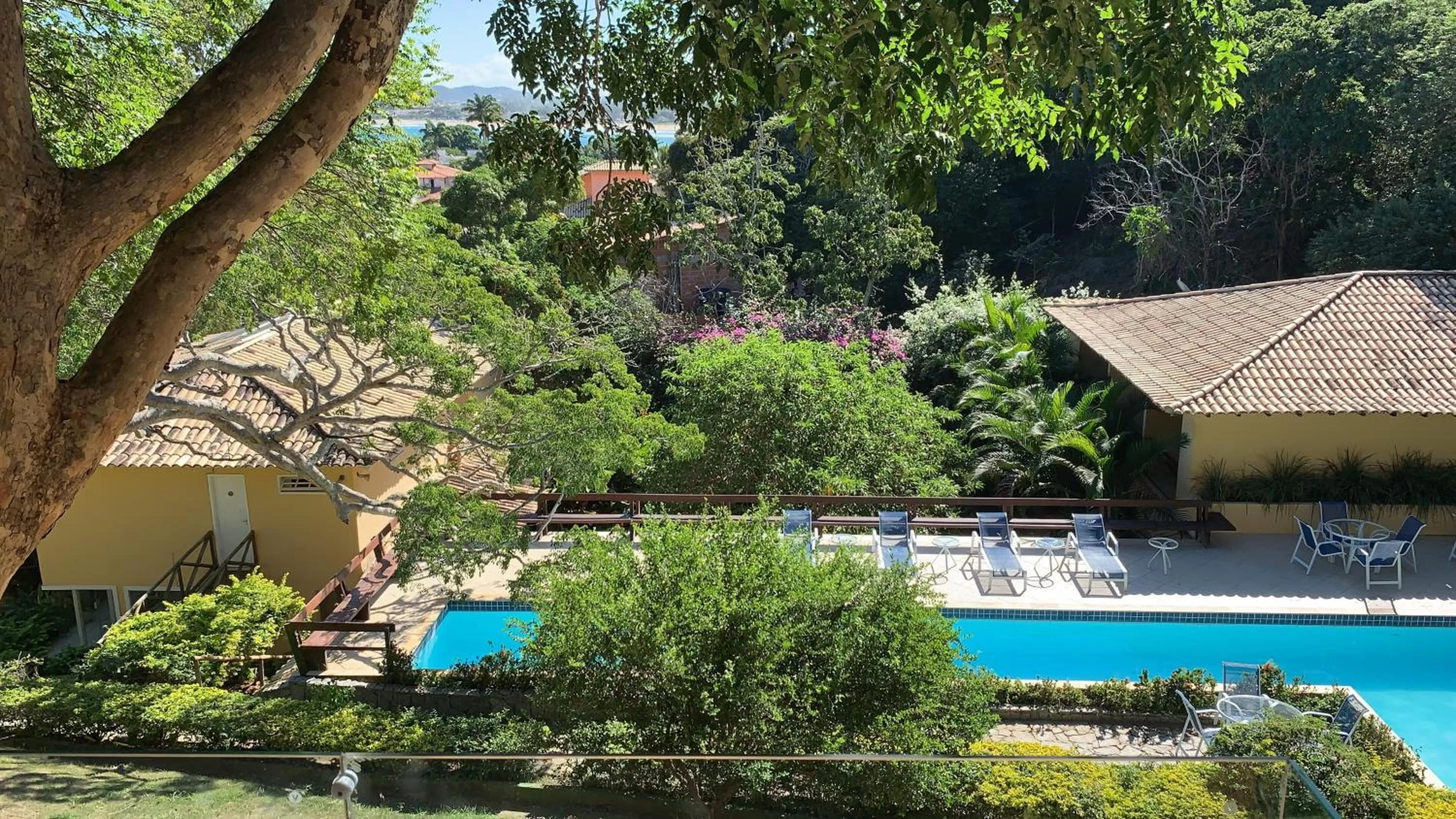 Praia da Ferradurinha Guest House