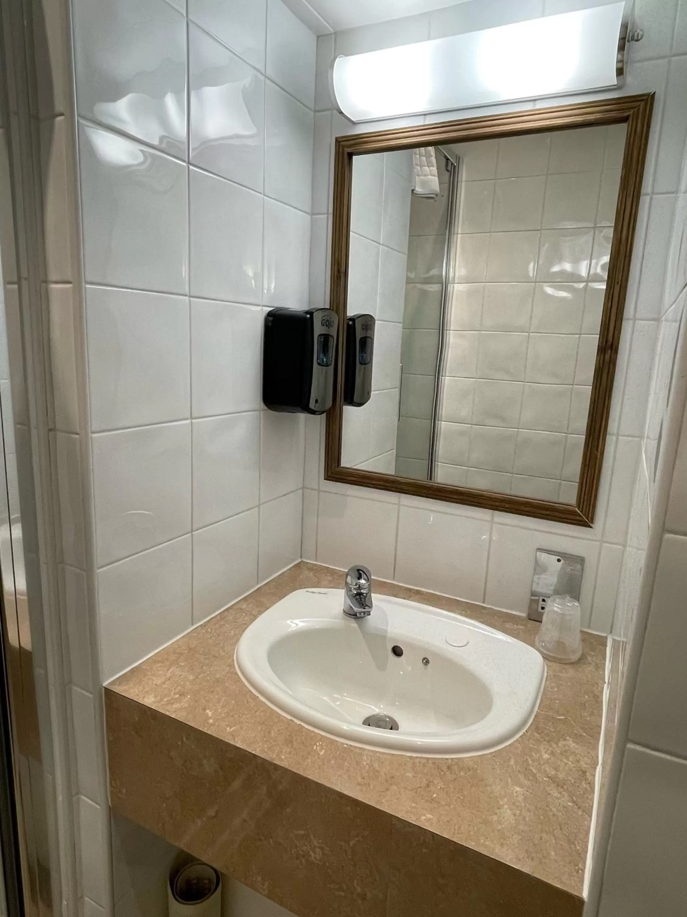 Bathroom in Best Western Homestead Court Hotel