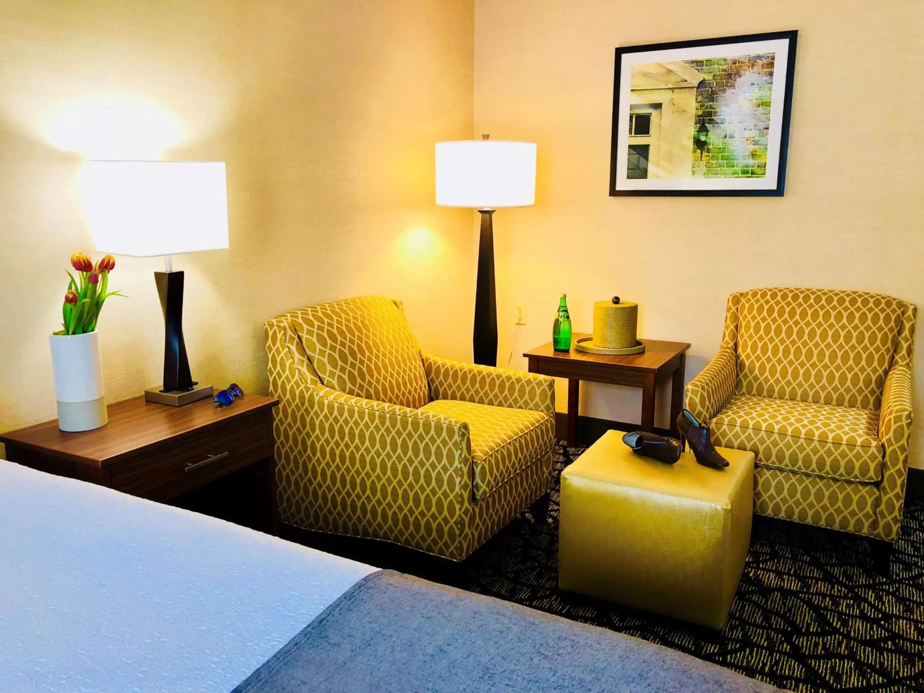 Bedroom, Seating Area in Best Western Westminster Hotel