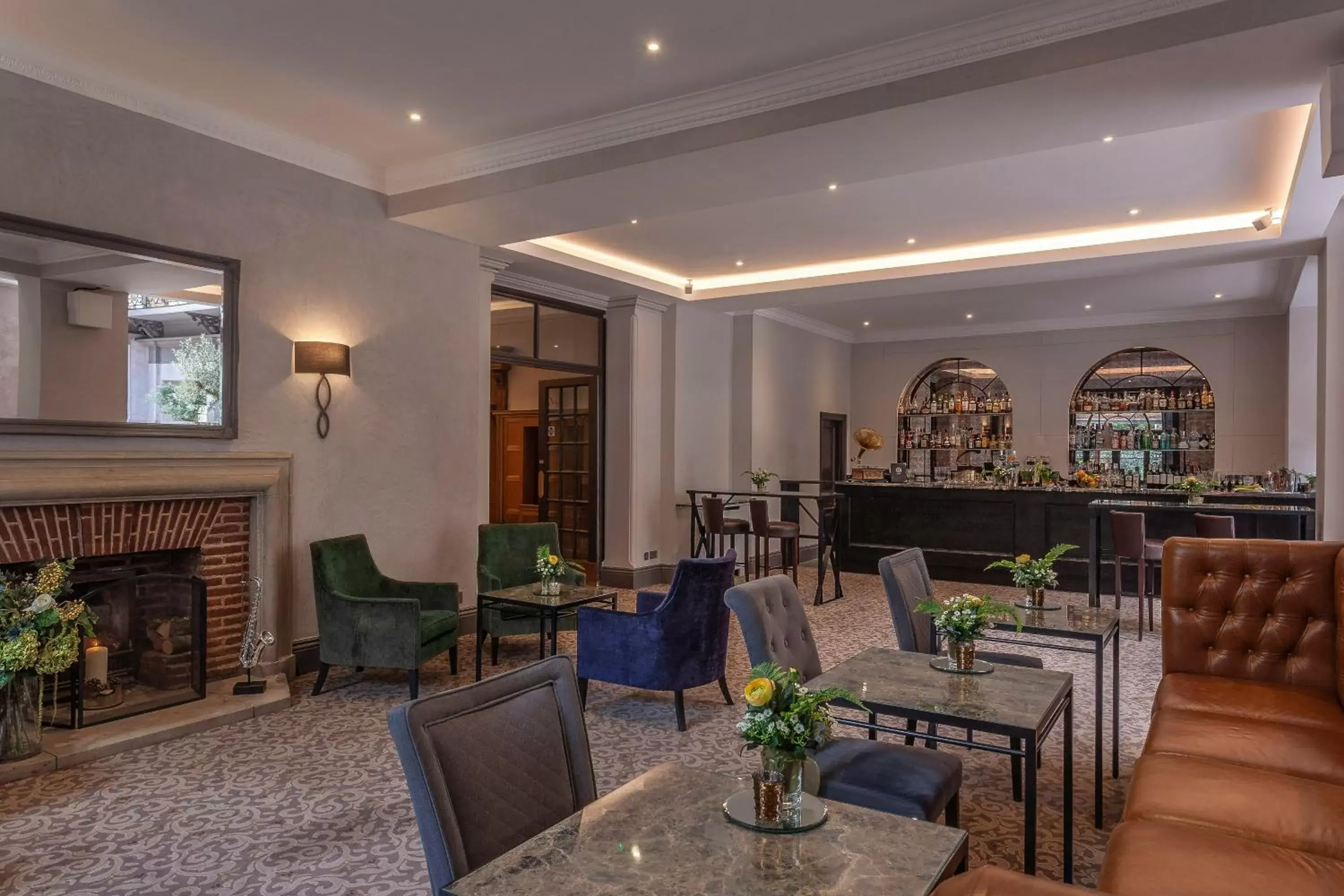 Lounge or bar, Restaurant/Places to Eat in Oatlands Park Hotel