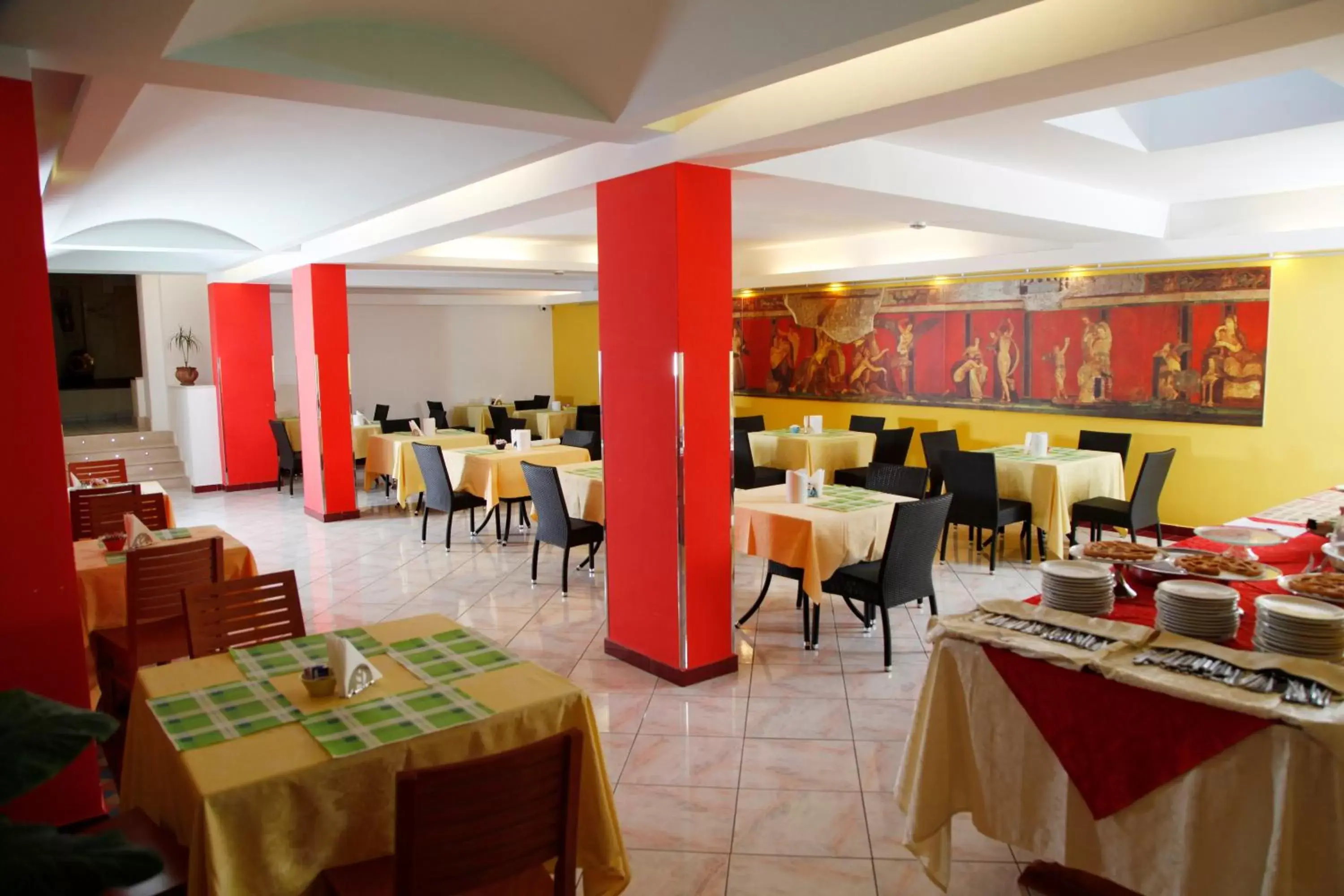 Restaurant/Places to Eat in Hotel Diana