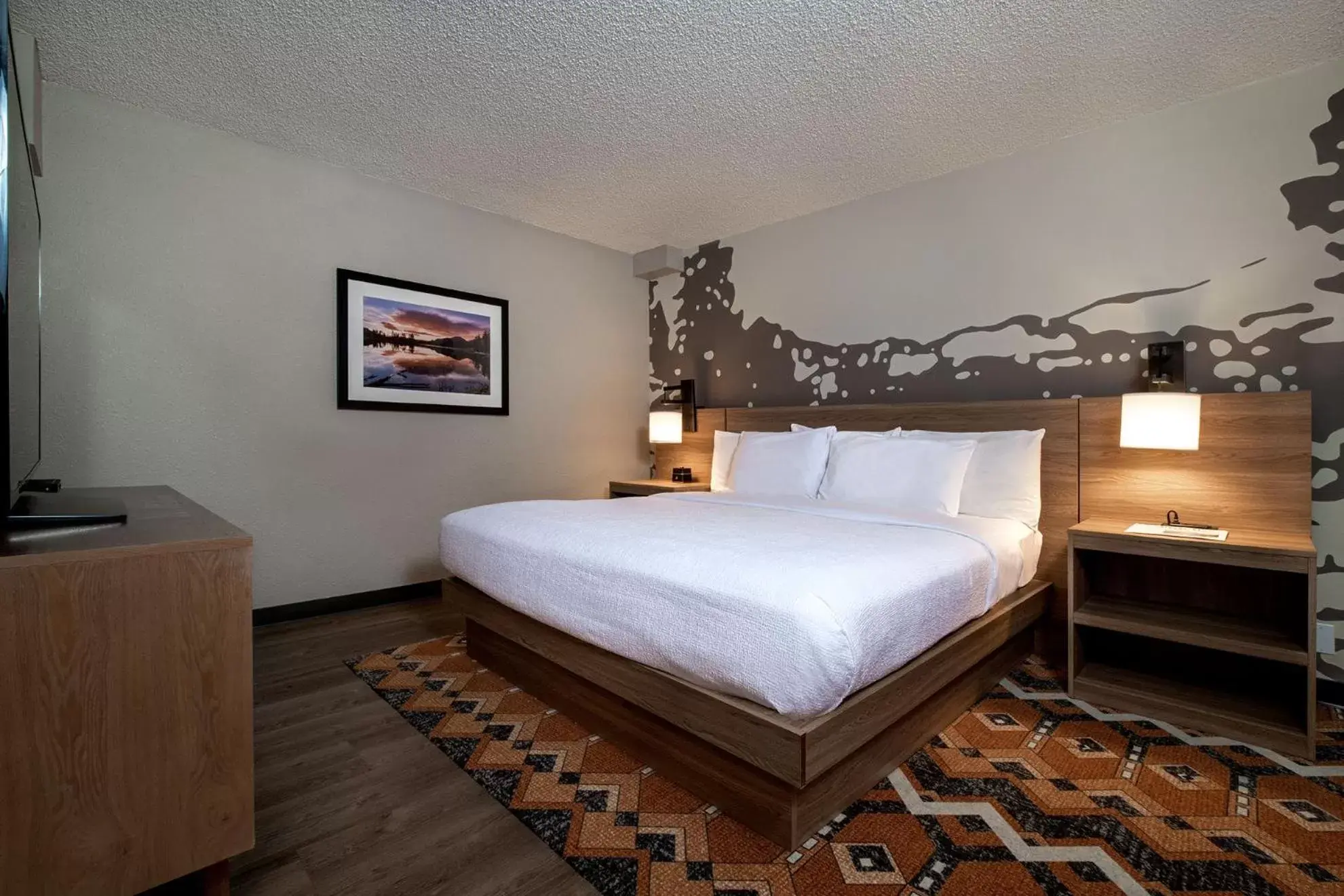 Bed in The Ridgeline Hotel, Estes Park, Ascend Hotel Collection