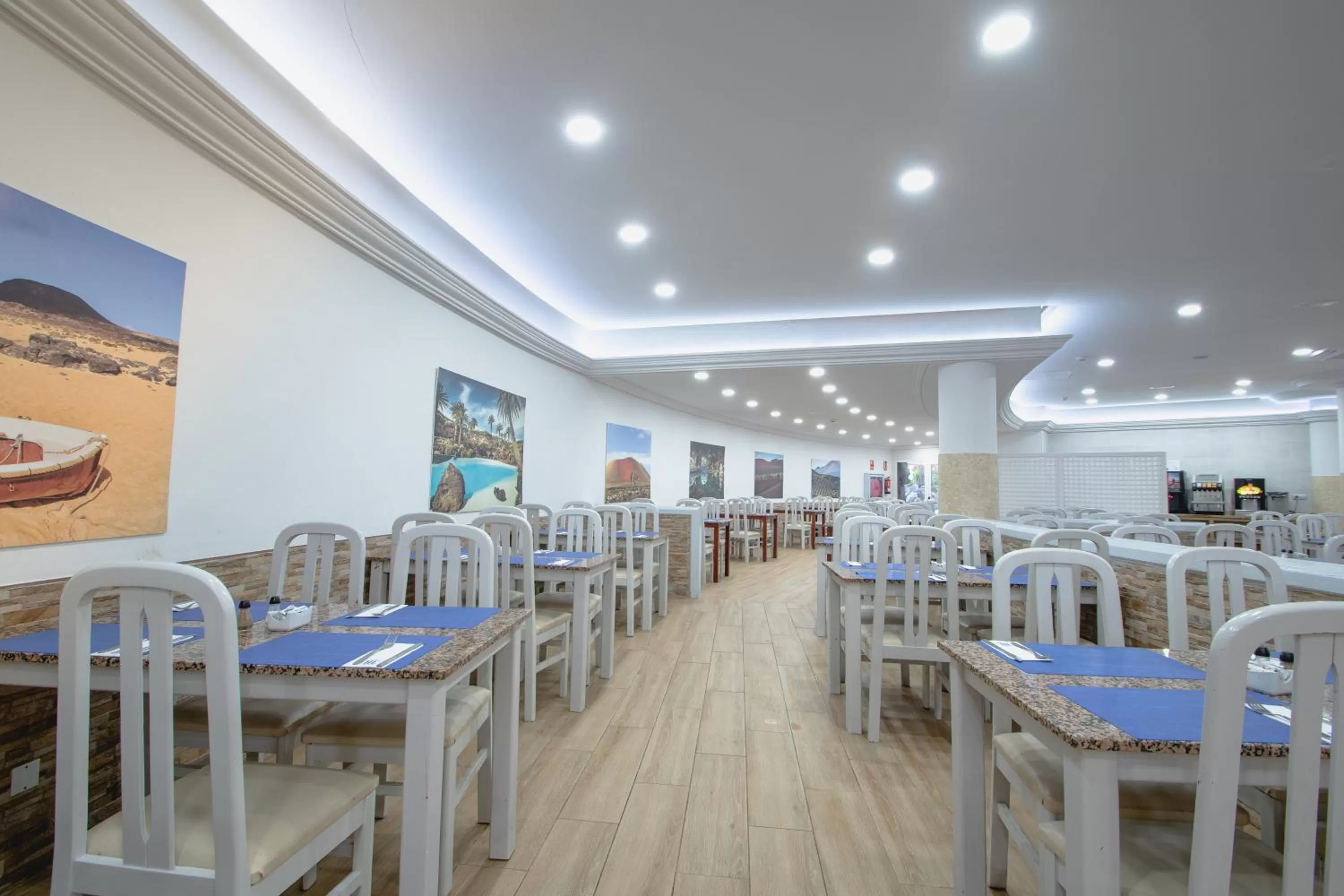 Restaurant/places to eat in HL Paradise Island