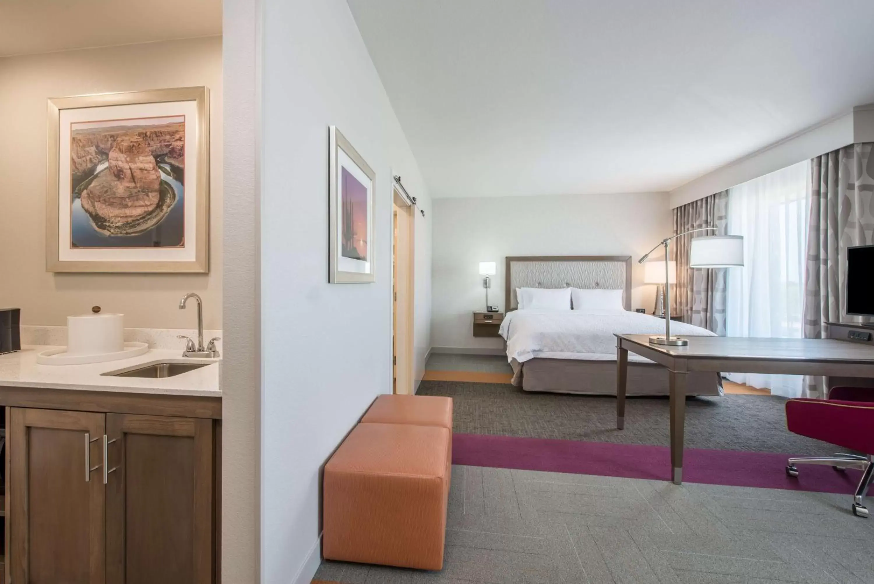 Bed in Hampton Inn & Suites Phoenix - East Mesa in Gilbert