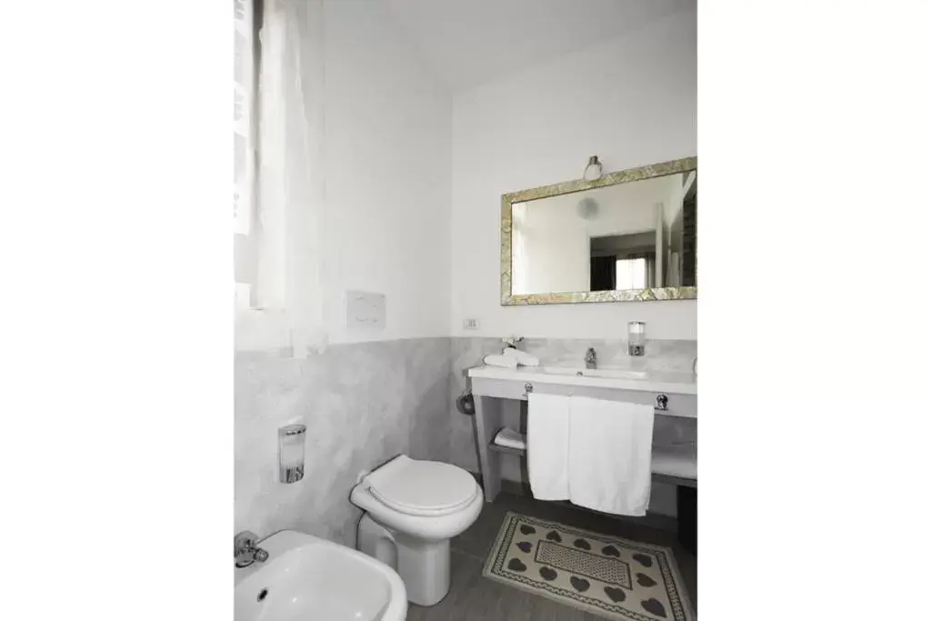 Bathroom in ILLUVIA affitto camere