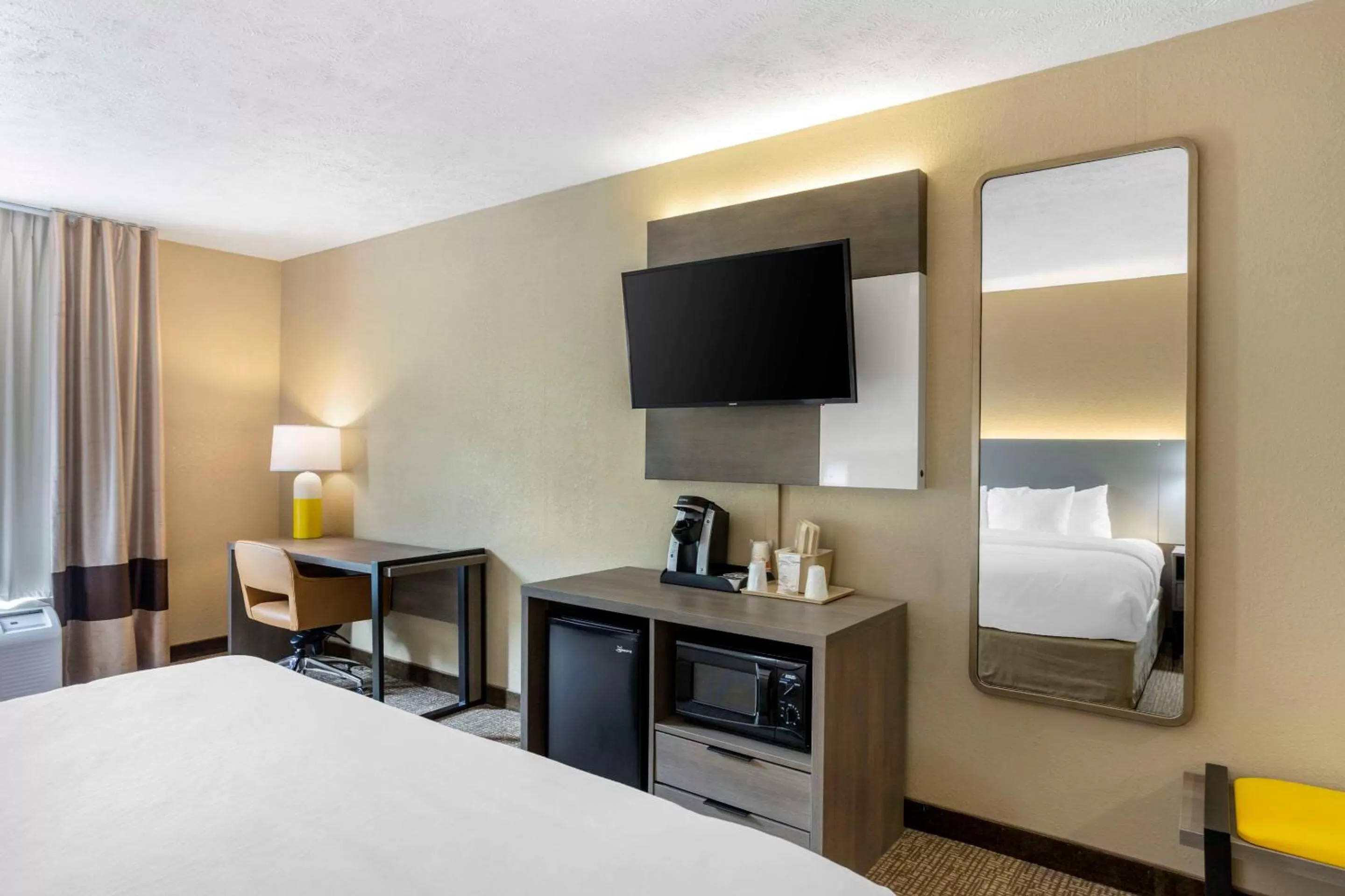 Bedroom, Bed in Comfort Inn