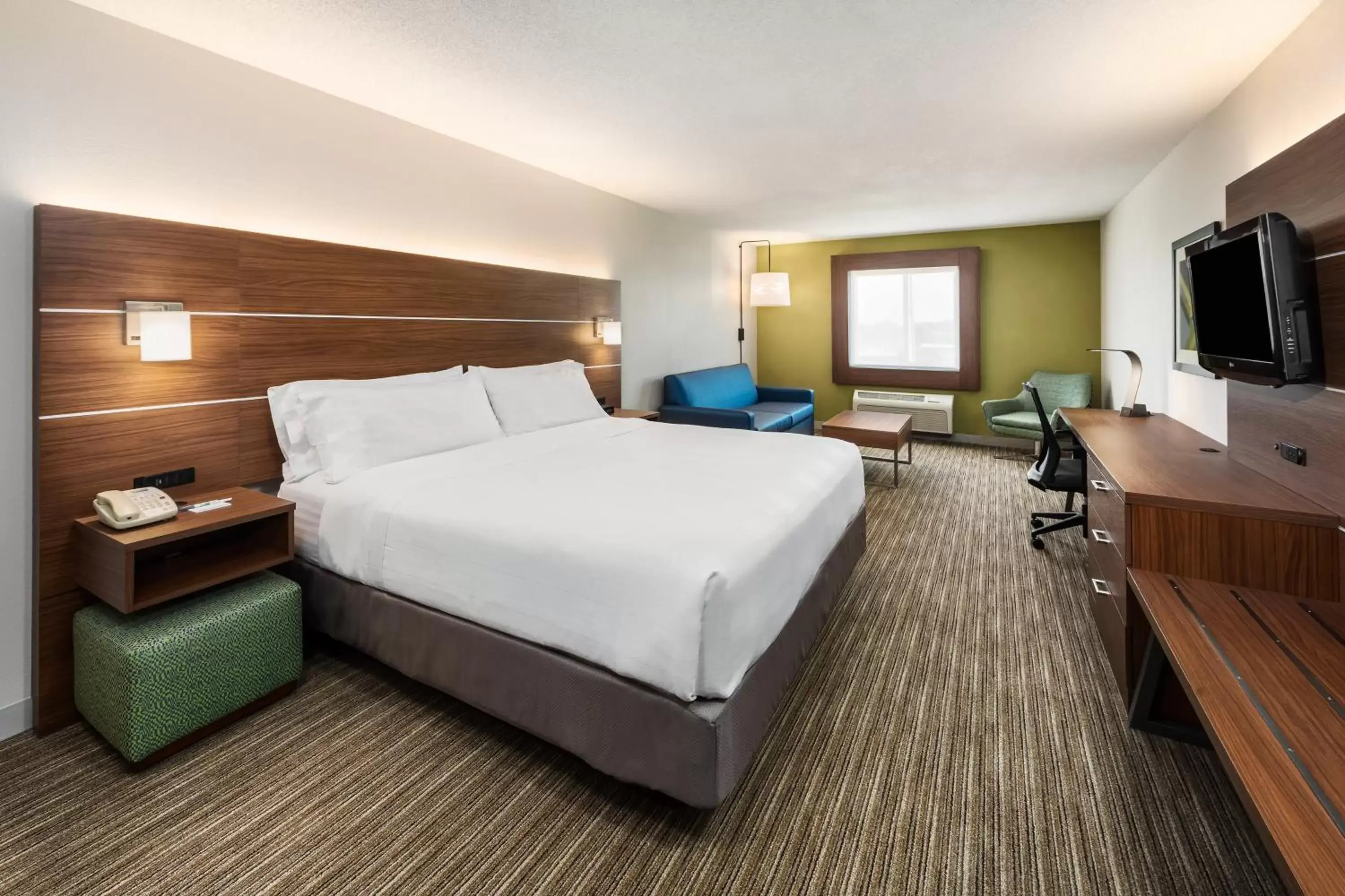 Photo of the whole room in Holiday Inn Express Warrenton, an IHG Hotel