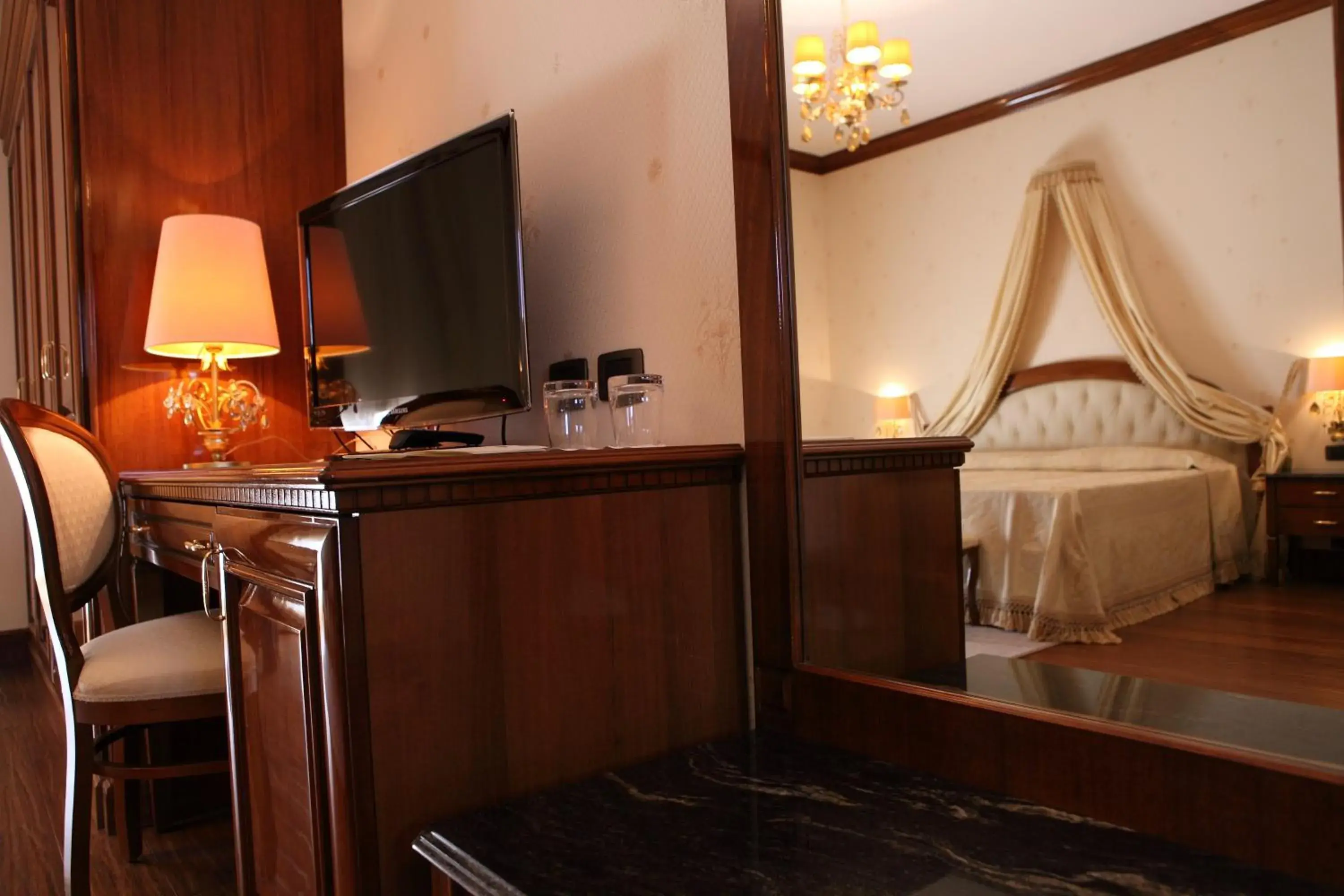 Superior Double Room in Hotel Borgo Don Chisciotte