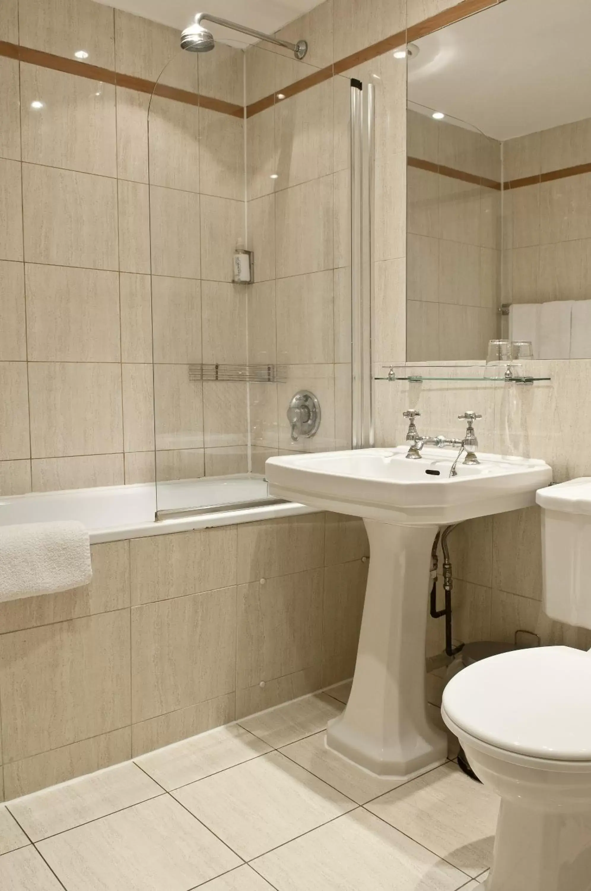 Bathroom in Rushmore Hotel