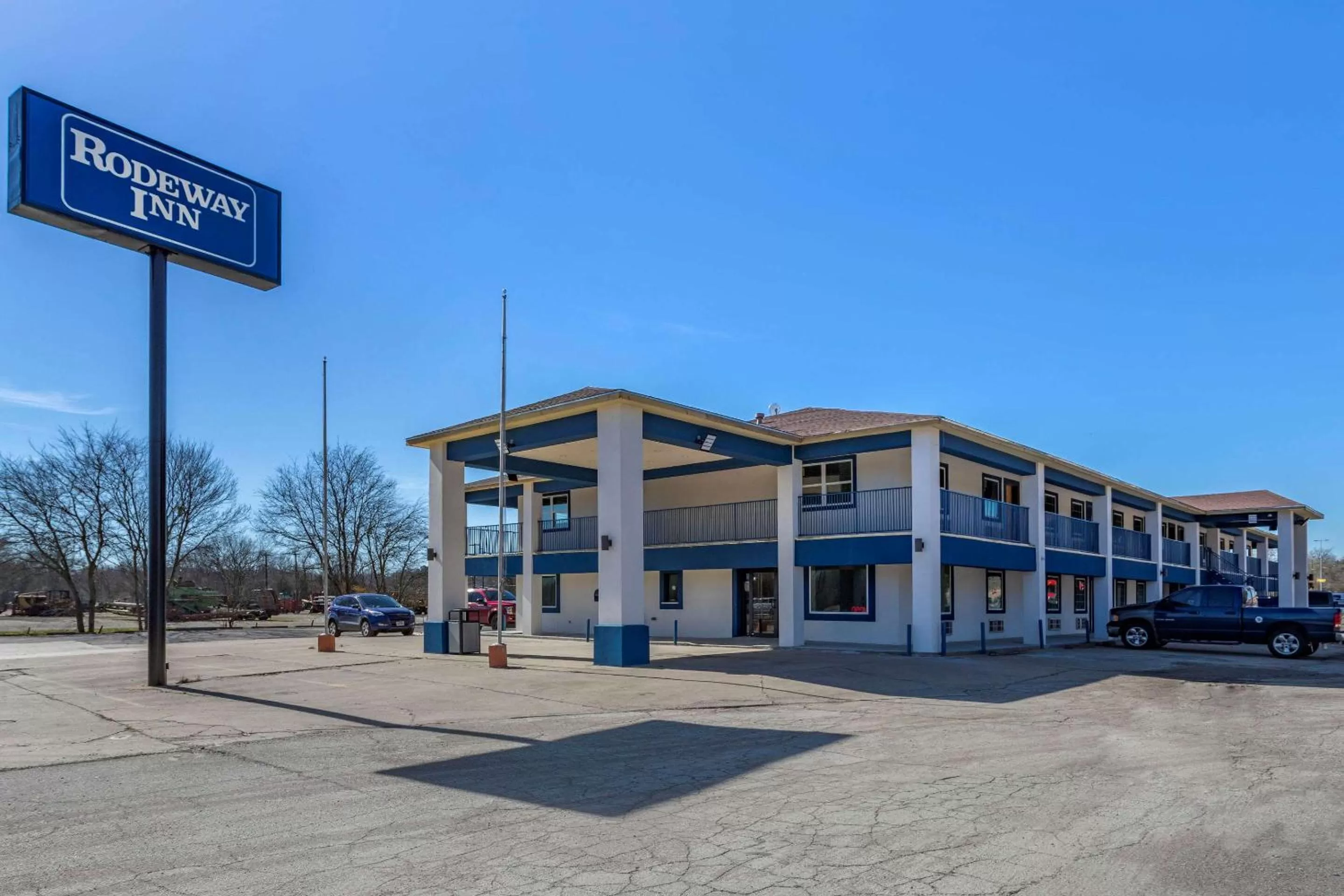 Property building in Rodeway Inn