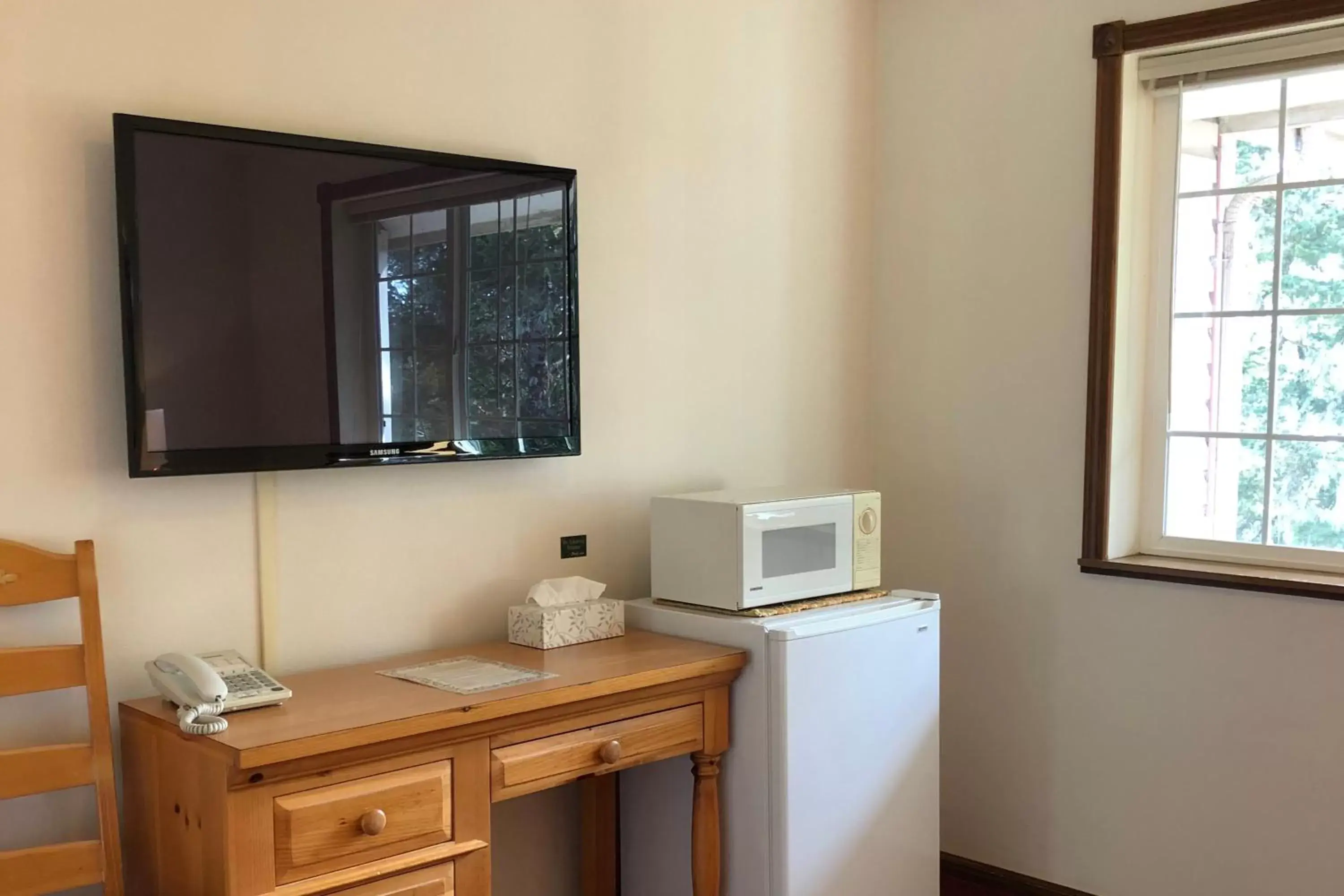 King Suite with River View in The Landmark Inn King Suite with River View in The Landmark Inn