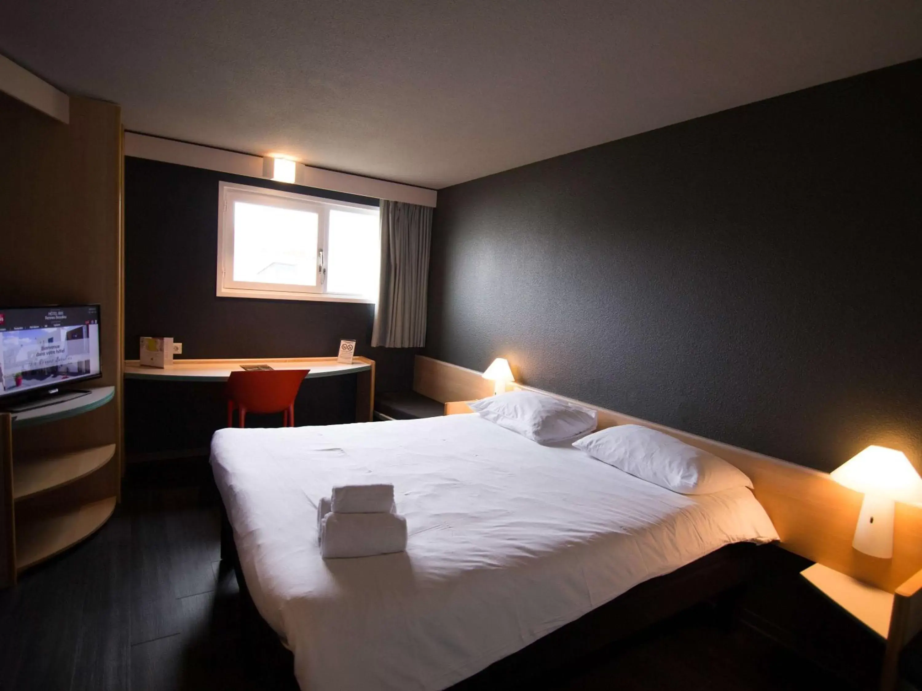 Photo of the whole room, Bed in ibis Rennes Beaulieu