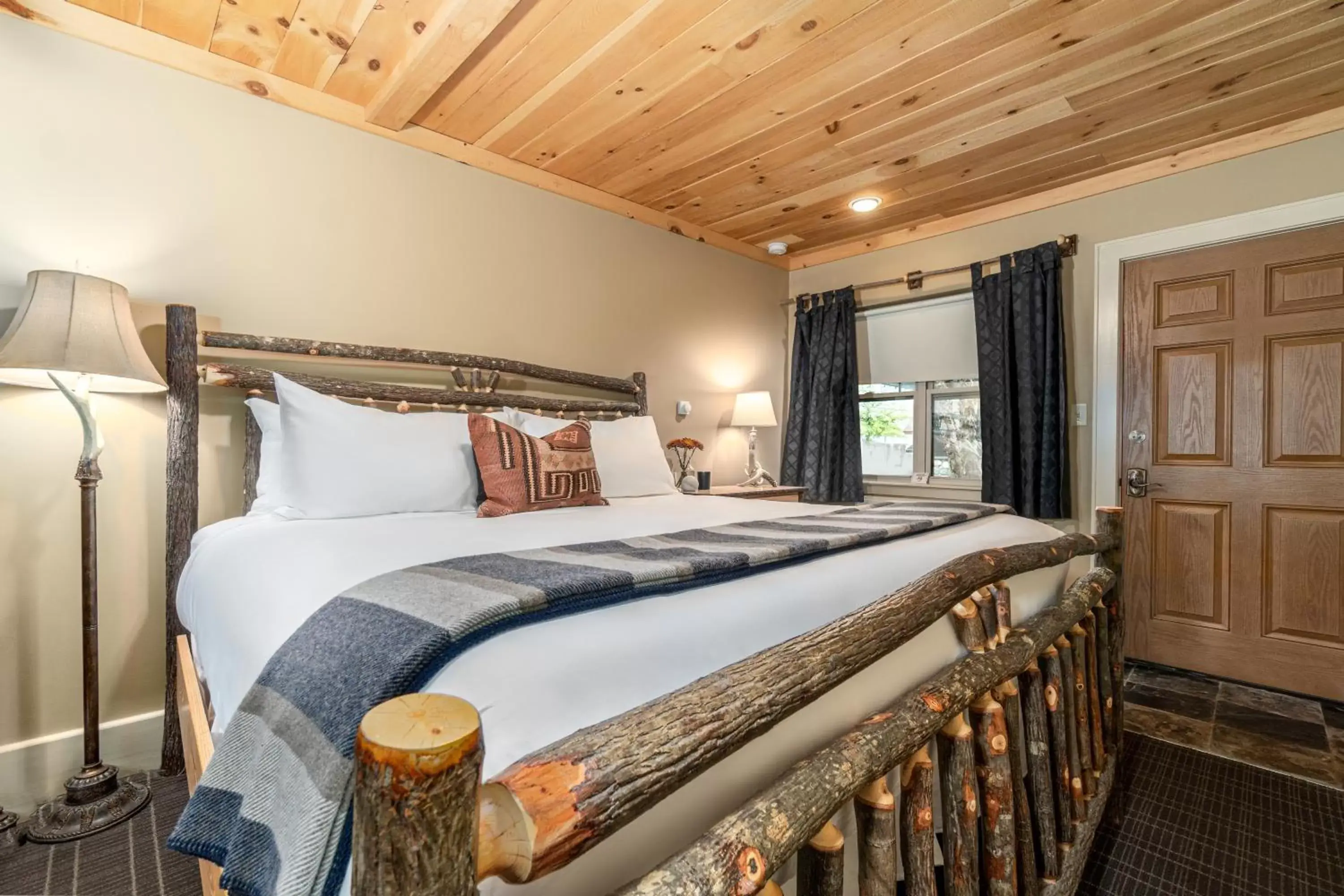 Bed in The Alpine Lodge