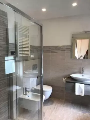 Bathroom in Hotel Jolanda
