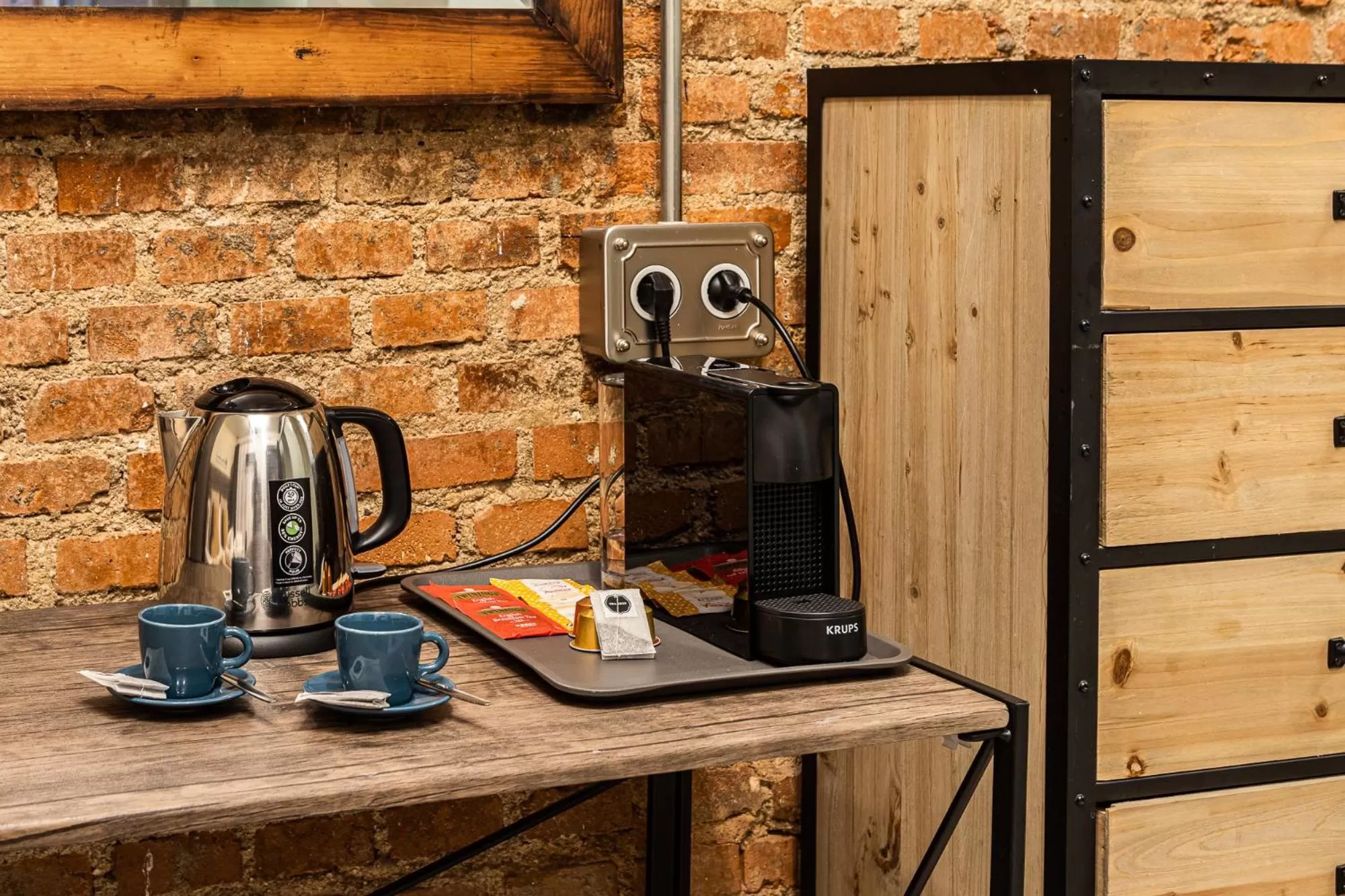 Coffee/Tea Facilities in BNBHolder Boutique SOL