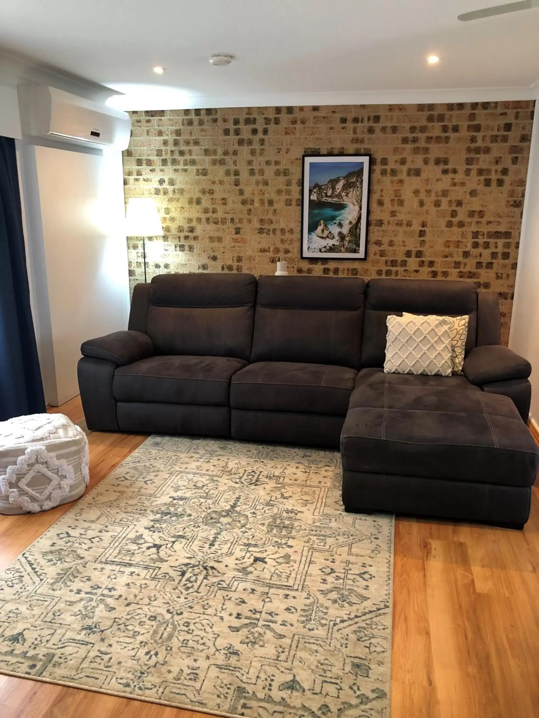 Seating Area in Avaleen Lodge Motor Inn