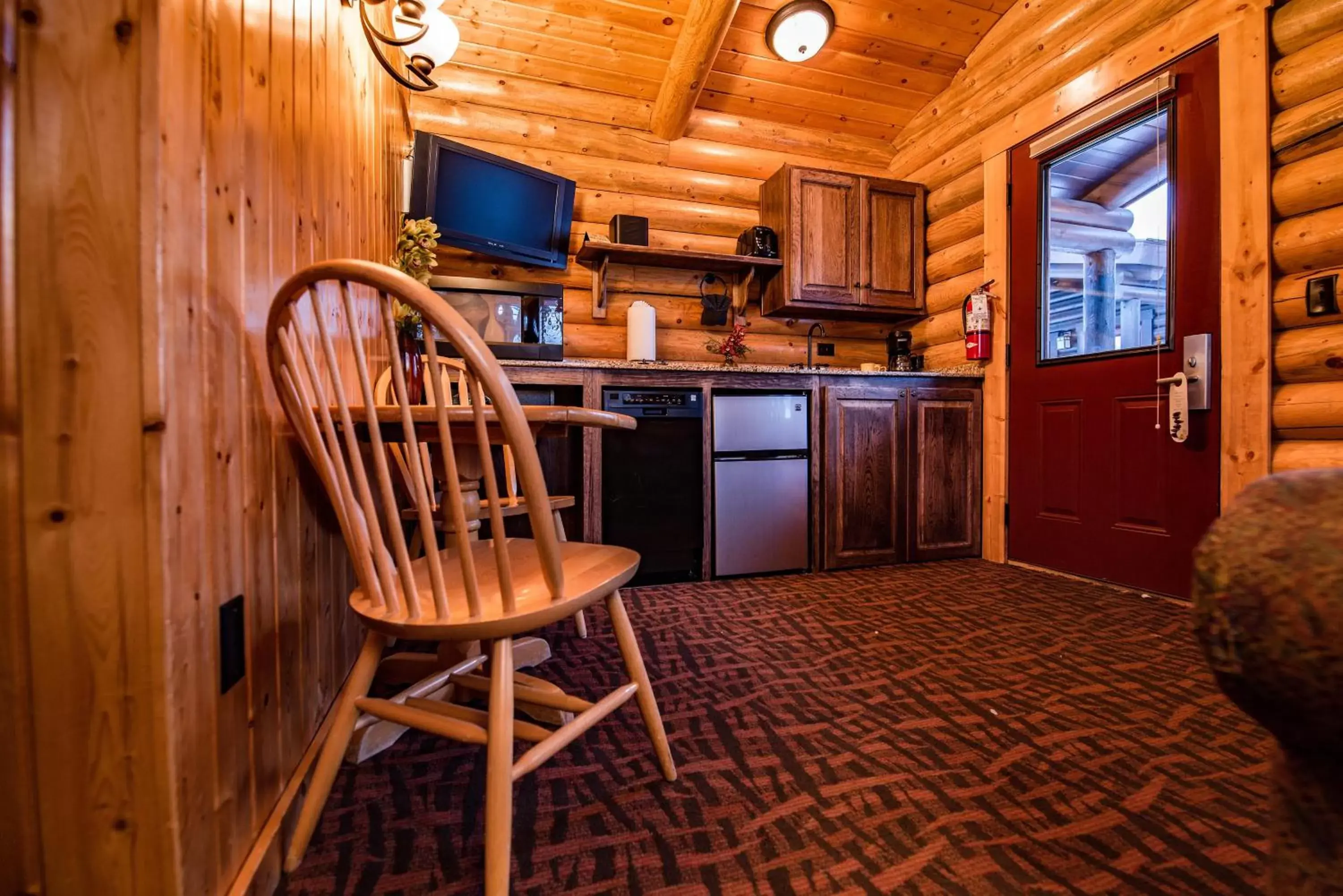 TV and multimedia, Kitchen/Kitchenette in Elk Country Inn