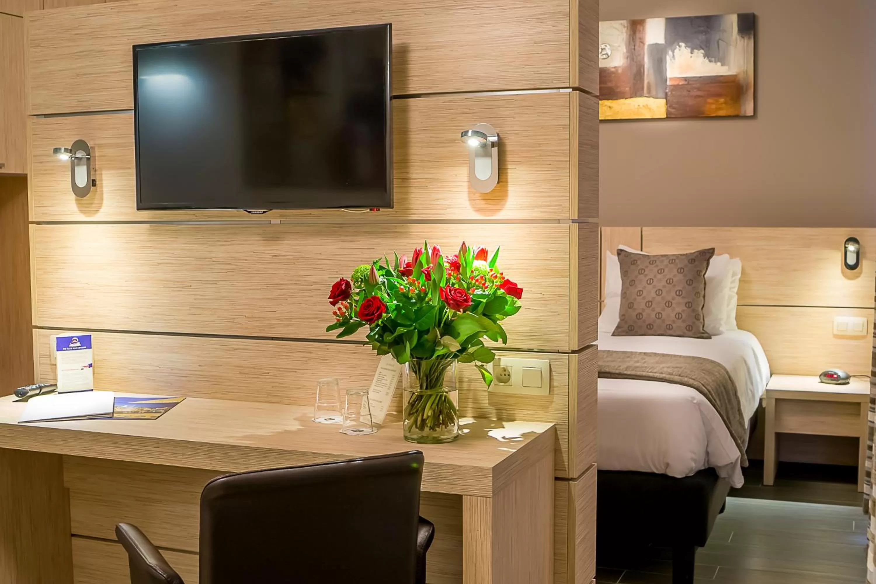 Seating area, Bed in Ibis Styles Charleroi Airport Aero 44