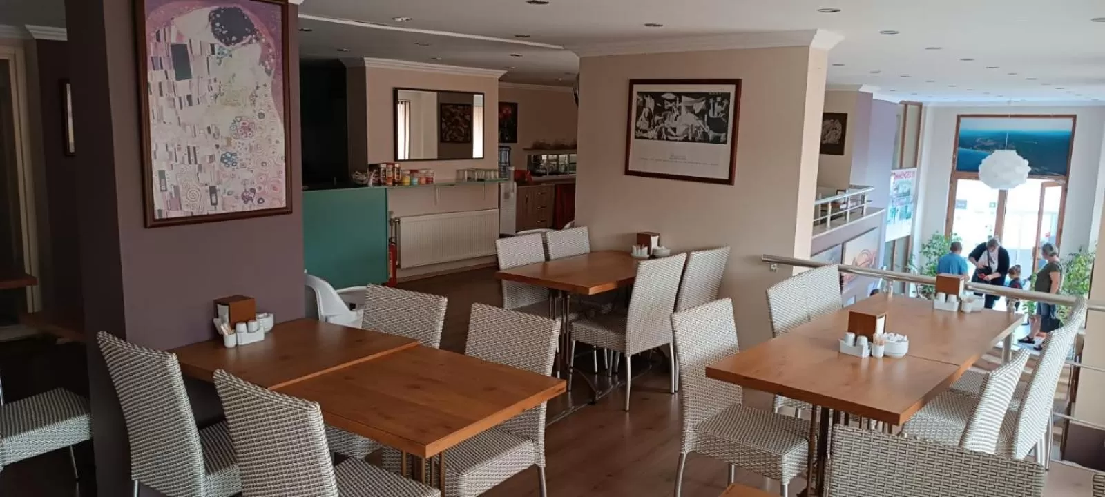 Coffee/tea facilities in Hotel Crowded House