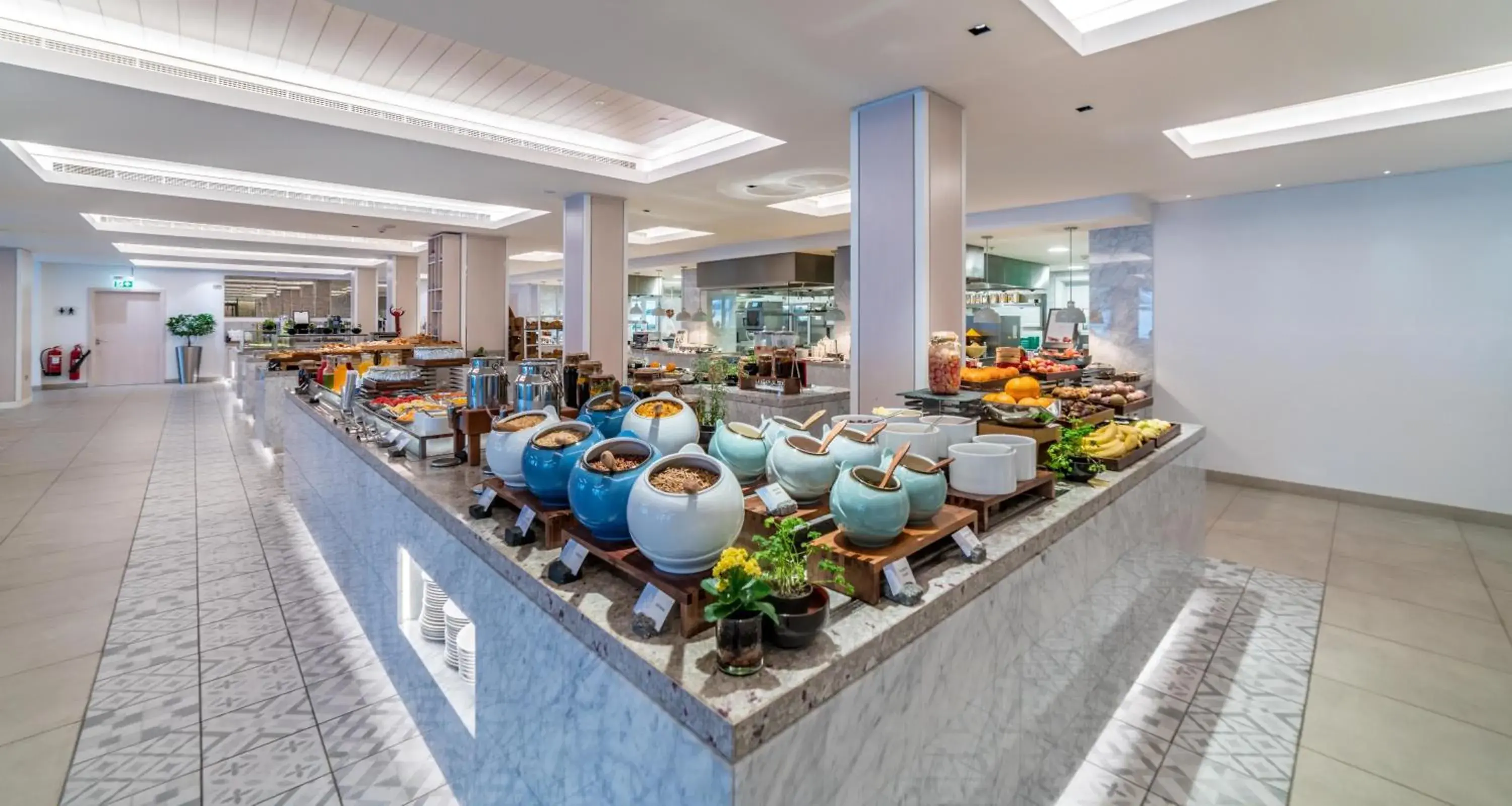 Breakfast, Restaurant/Places to Eat in Crowne Plaza Muscat, an IHG Hotel