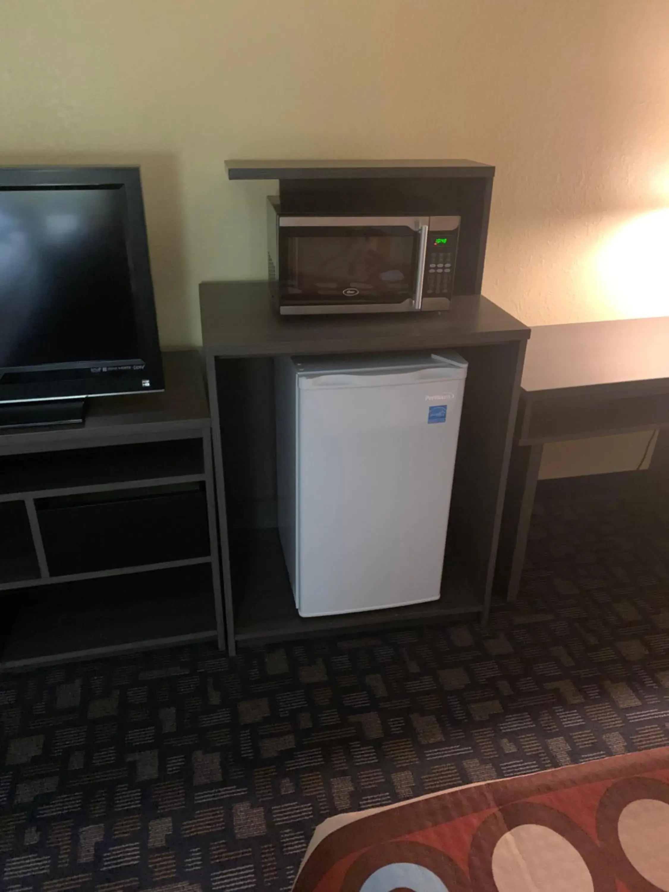 TV/Entertainment Center in Super 8 by Wyndham Port Clinton