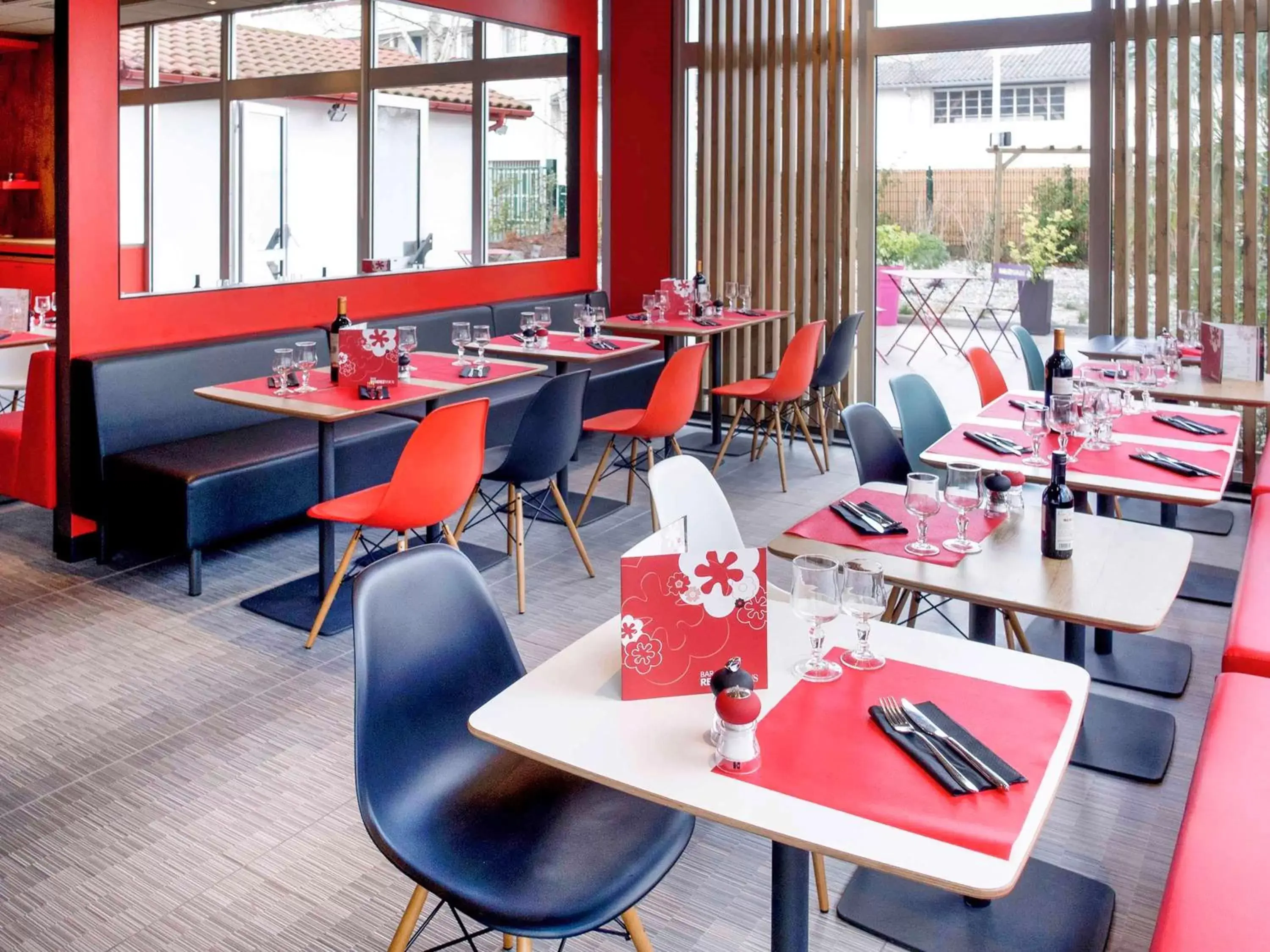 Restaurant/Places to Eat in ibis Bayonne Centre