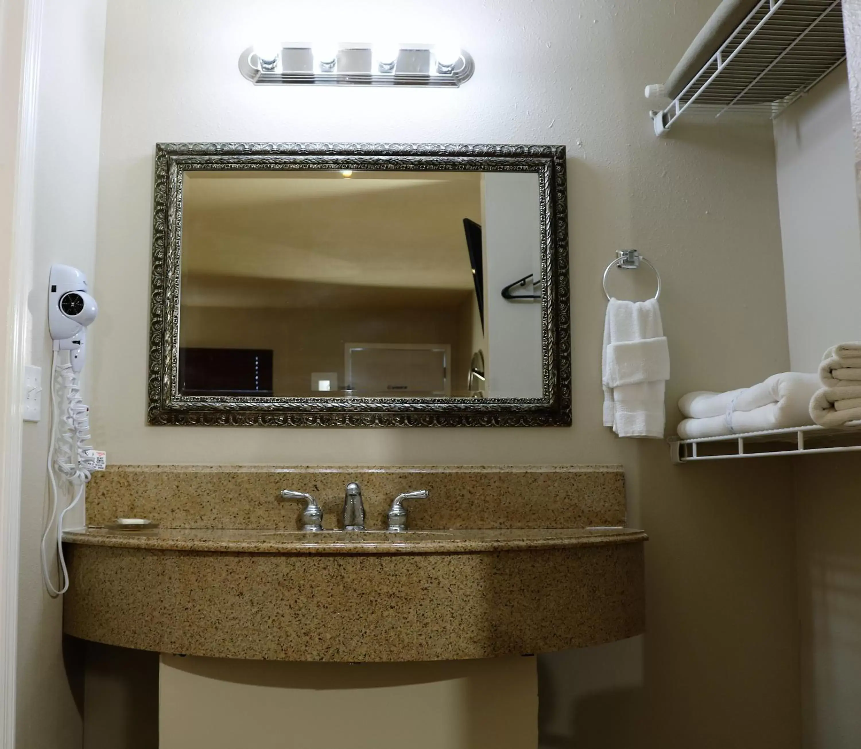 Toilet, Bathroom in Monte Carlo Inn- Near Disney
