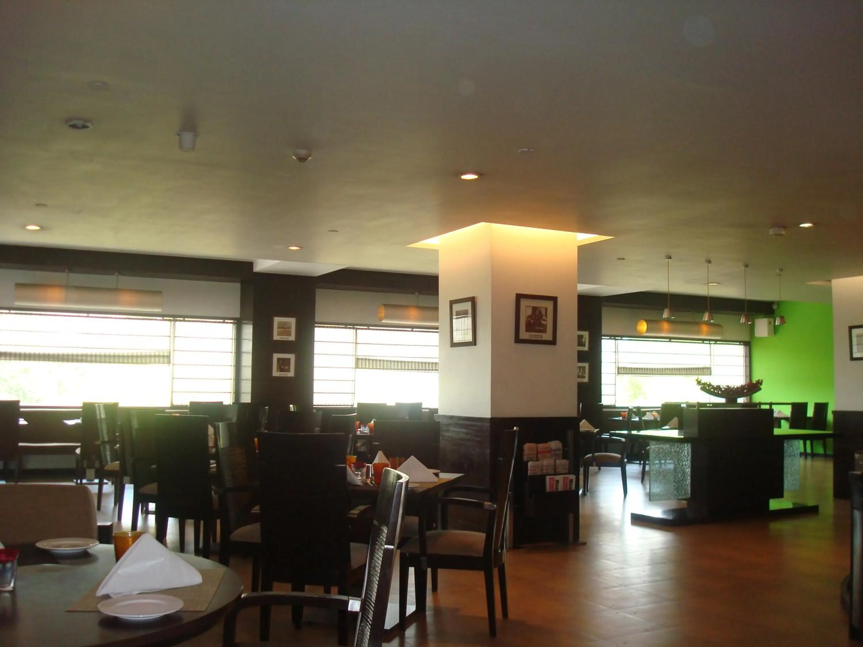 Restaurant/places to eat in The Hans, New Delhi