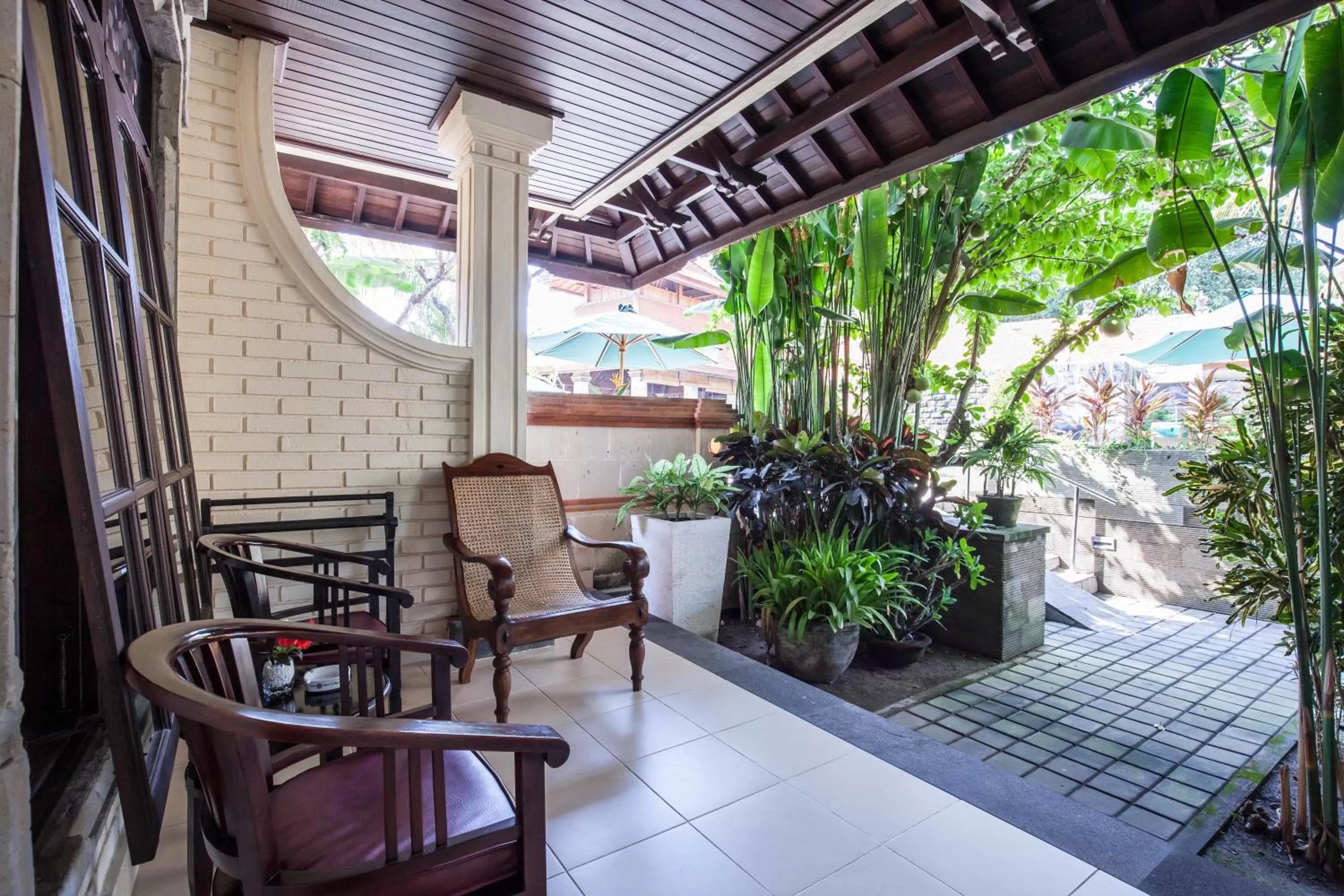 Garden in Vila Shanti Beach Front Hotel Sanur