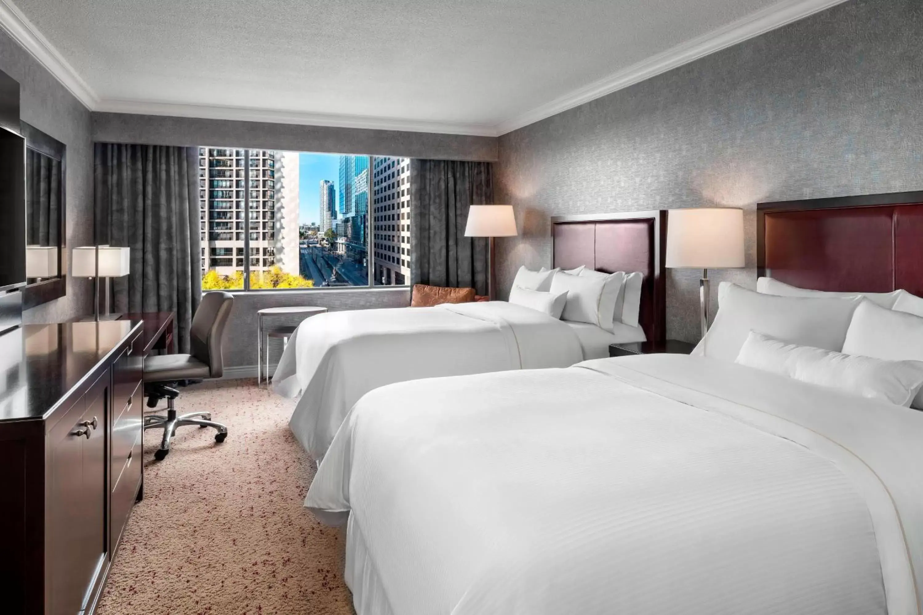 Photo of the whole room in The Westin Harbour Castle, Toronto