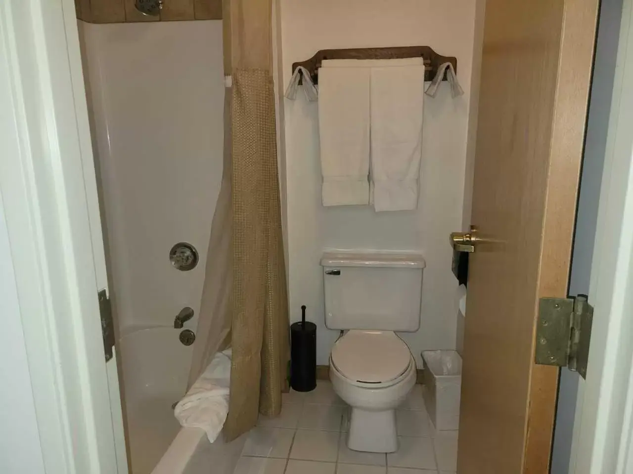 Bathroom in Brook Pointe Inn
