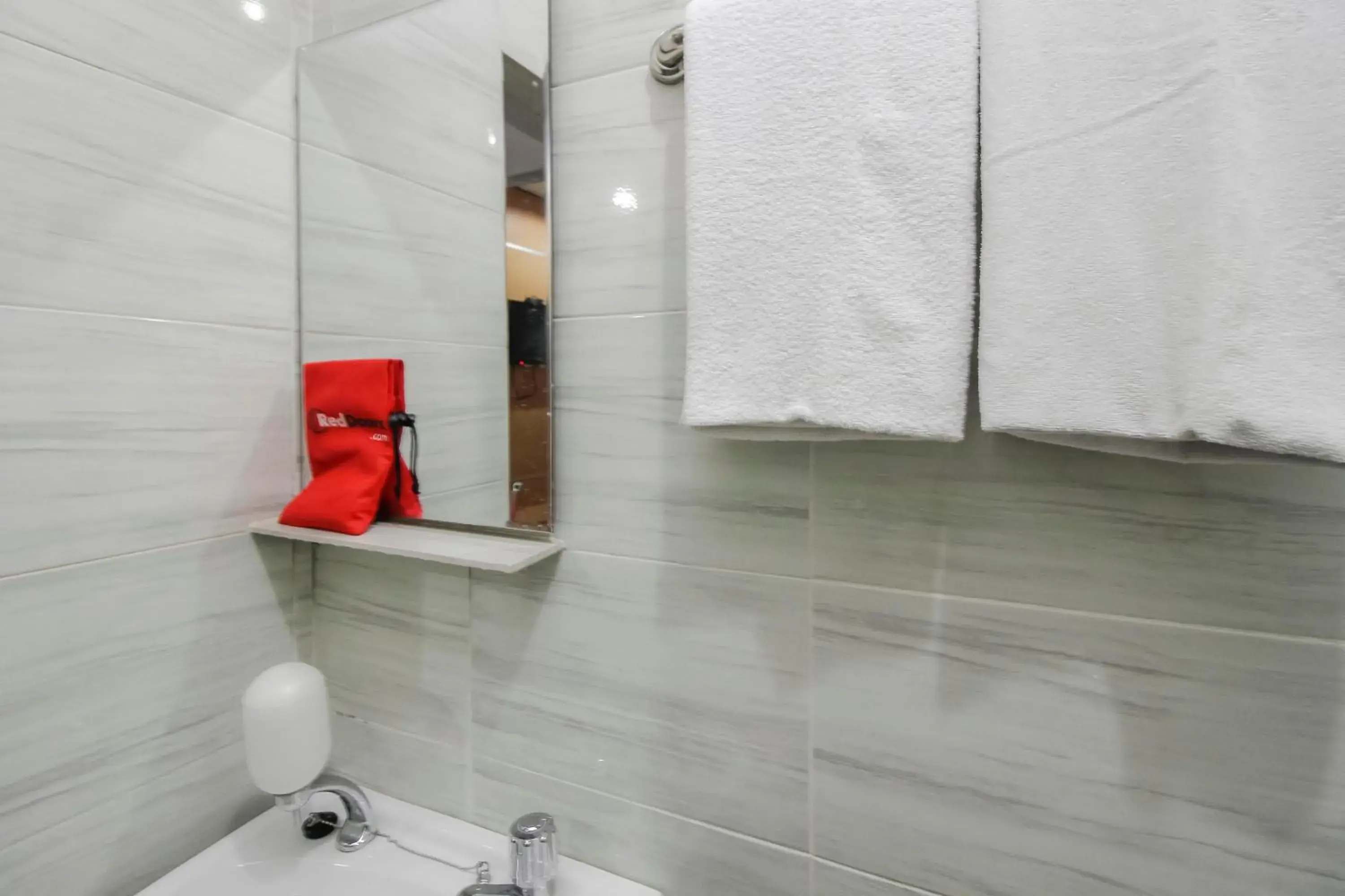 Bathroom in RedDoorz Plus near Galaxy Bekasi