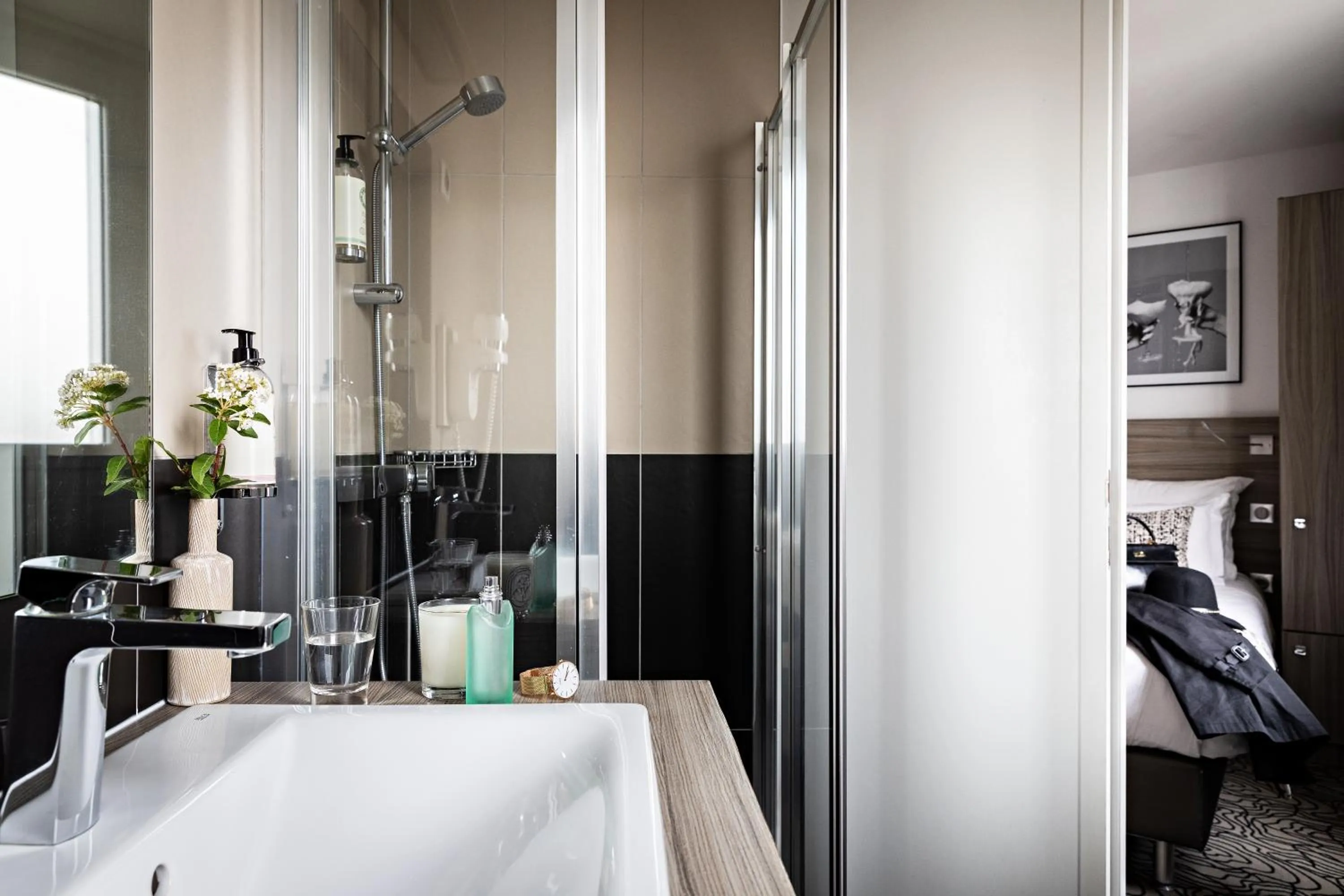 Bathroom in Best Western Paris Porte de Versailles