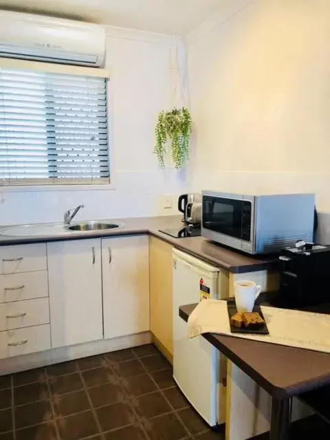 Kitchen/Kitchenette in Central Studio Accommodation