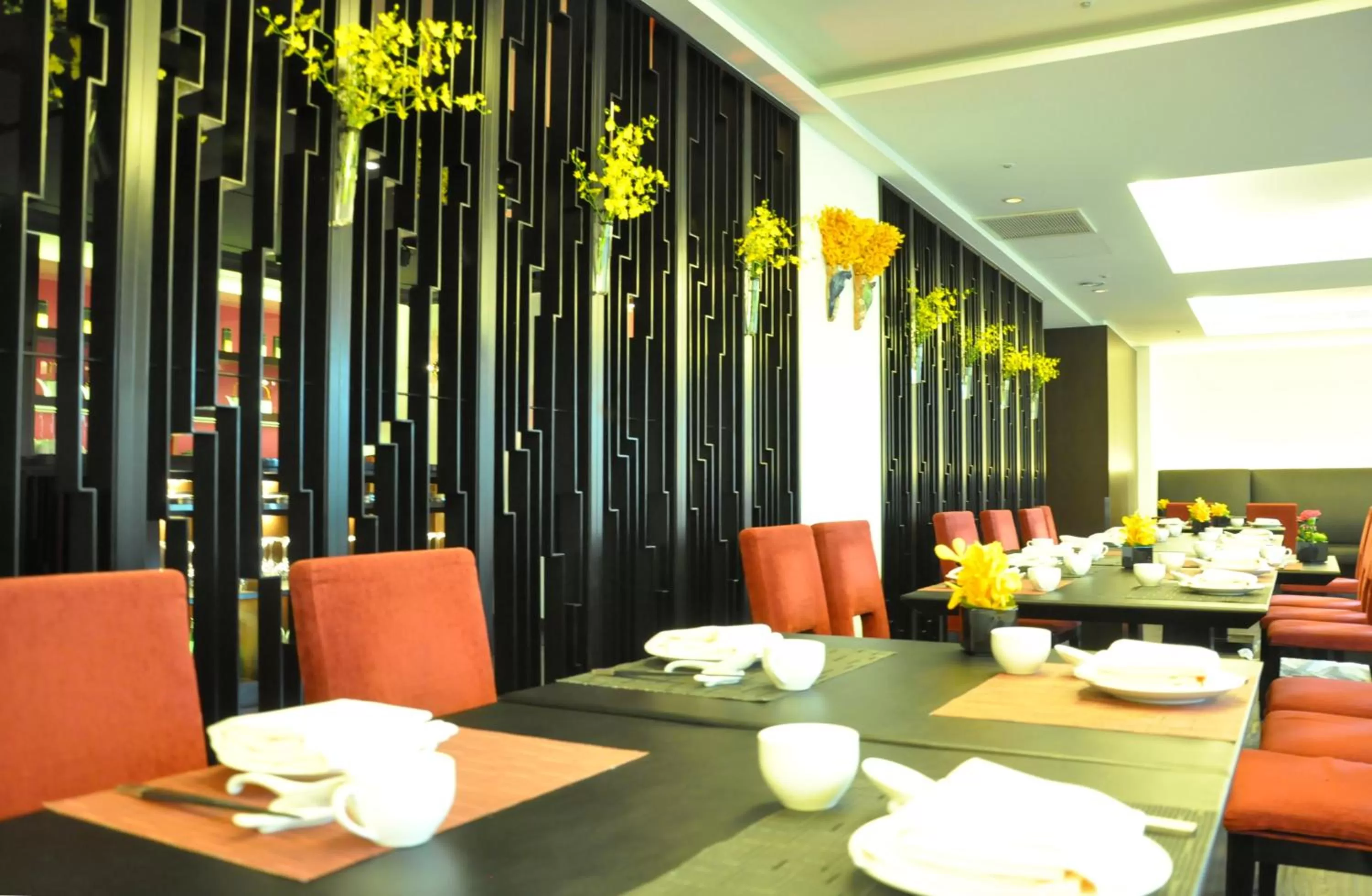 Restaurant/places to eat in Grand Victoria Hotel