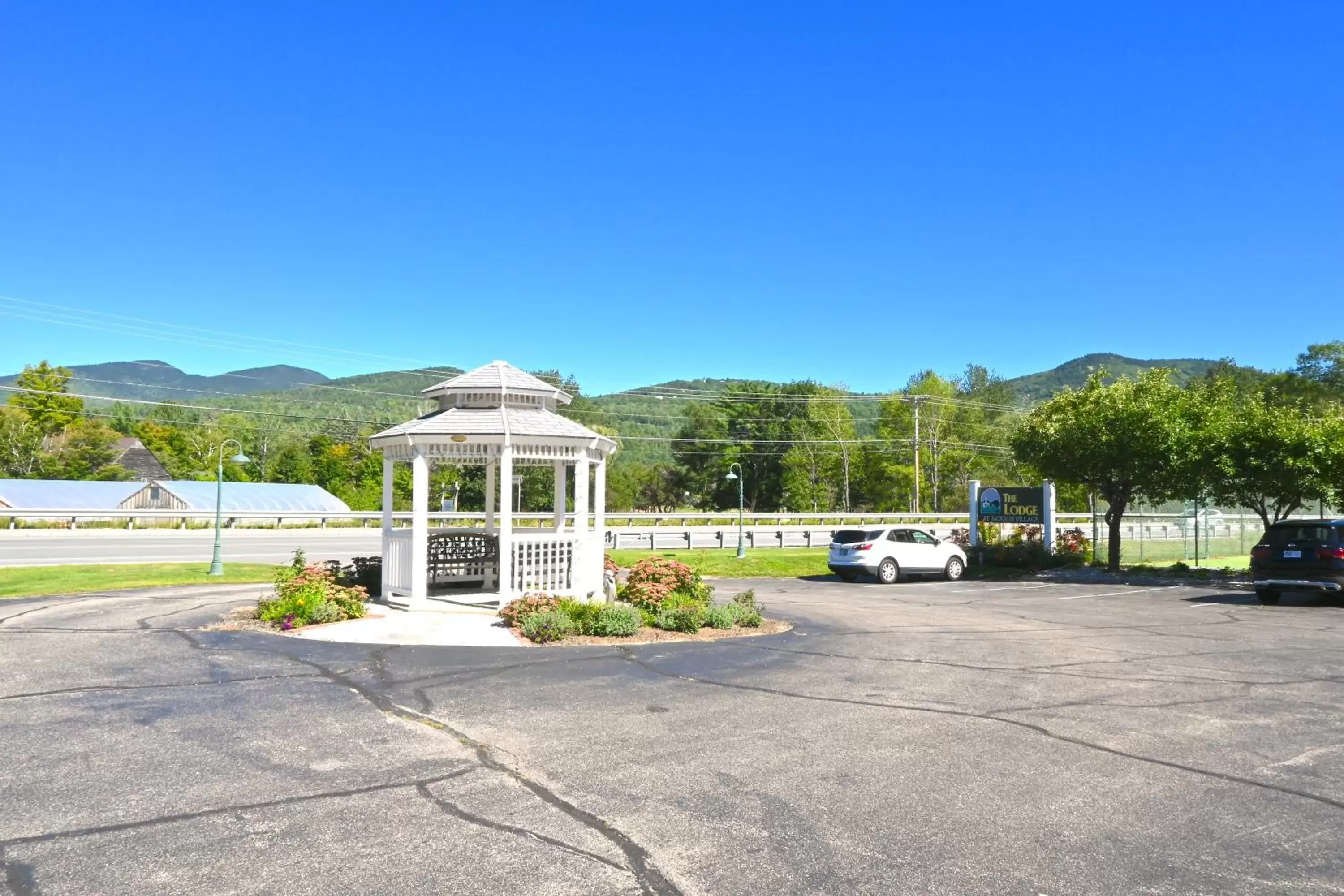 Parking, Property Building in The Lodge at Jackson Village