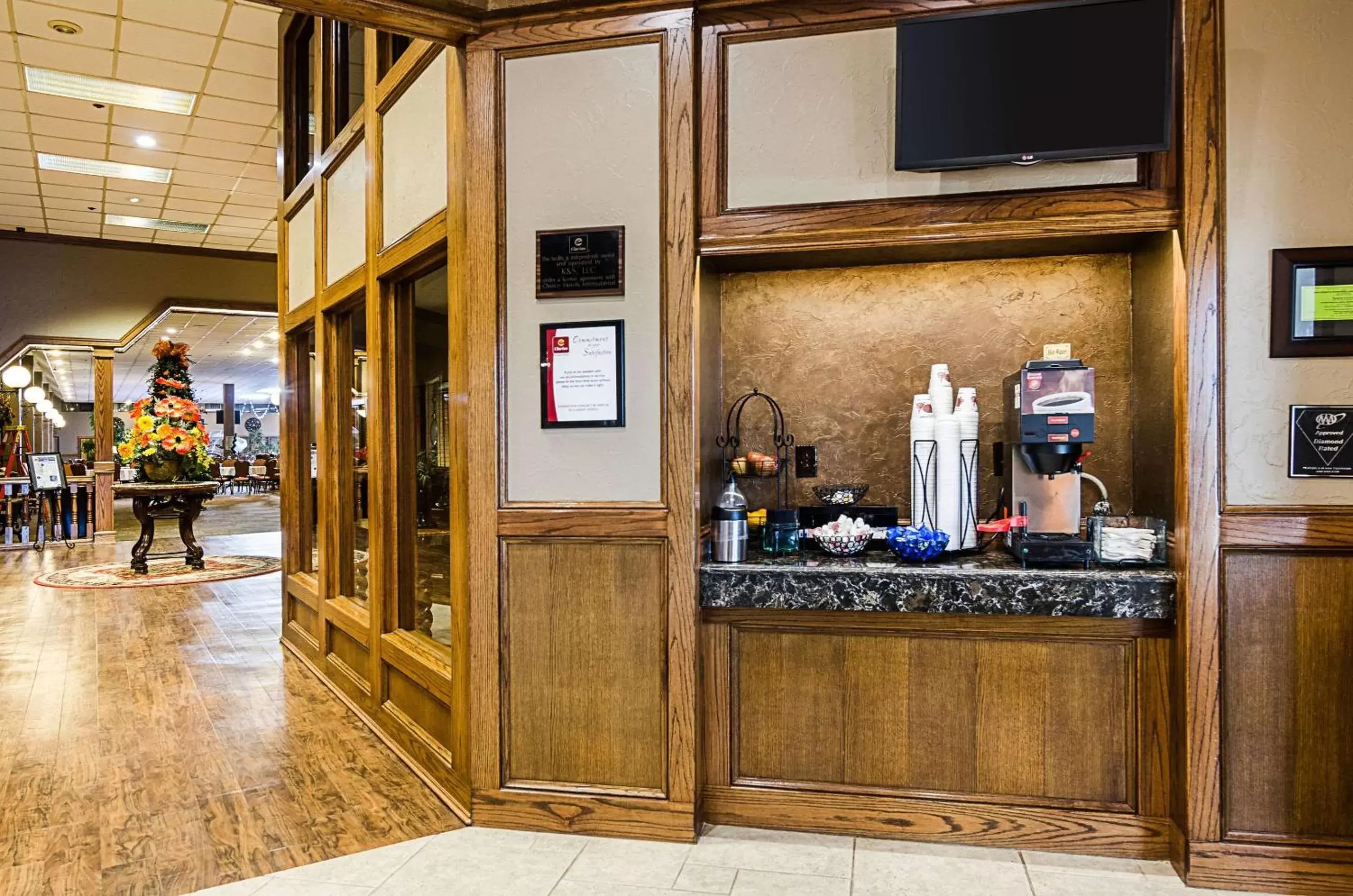 Lobby or reception in Clarion Inn Garden City Lobby or reception in Clarion Inn Garden City