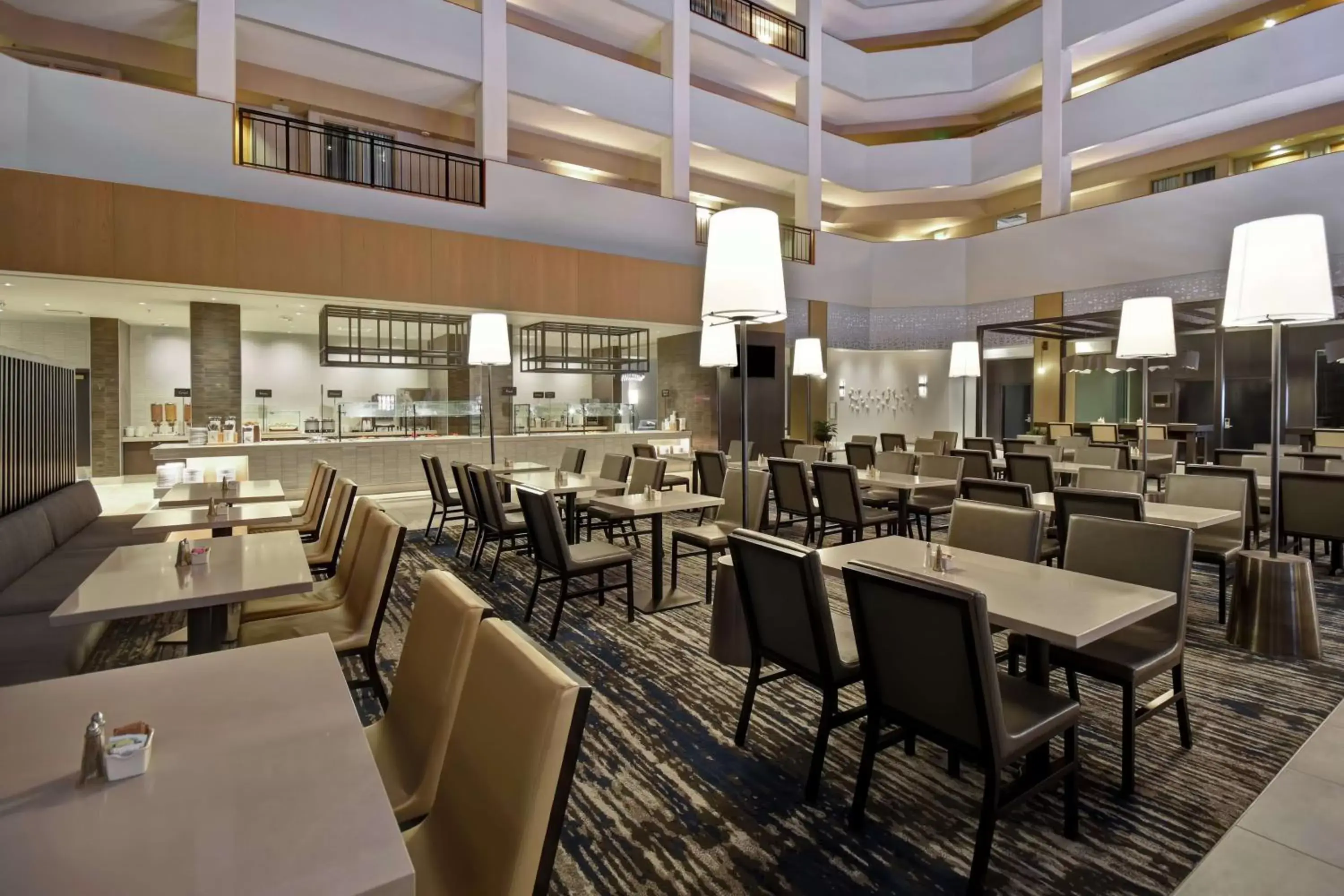 Breakfast, Restaurant/Places to Eat in Embassy Suites by Hilton Raleigh Durham Research Triangle