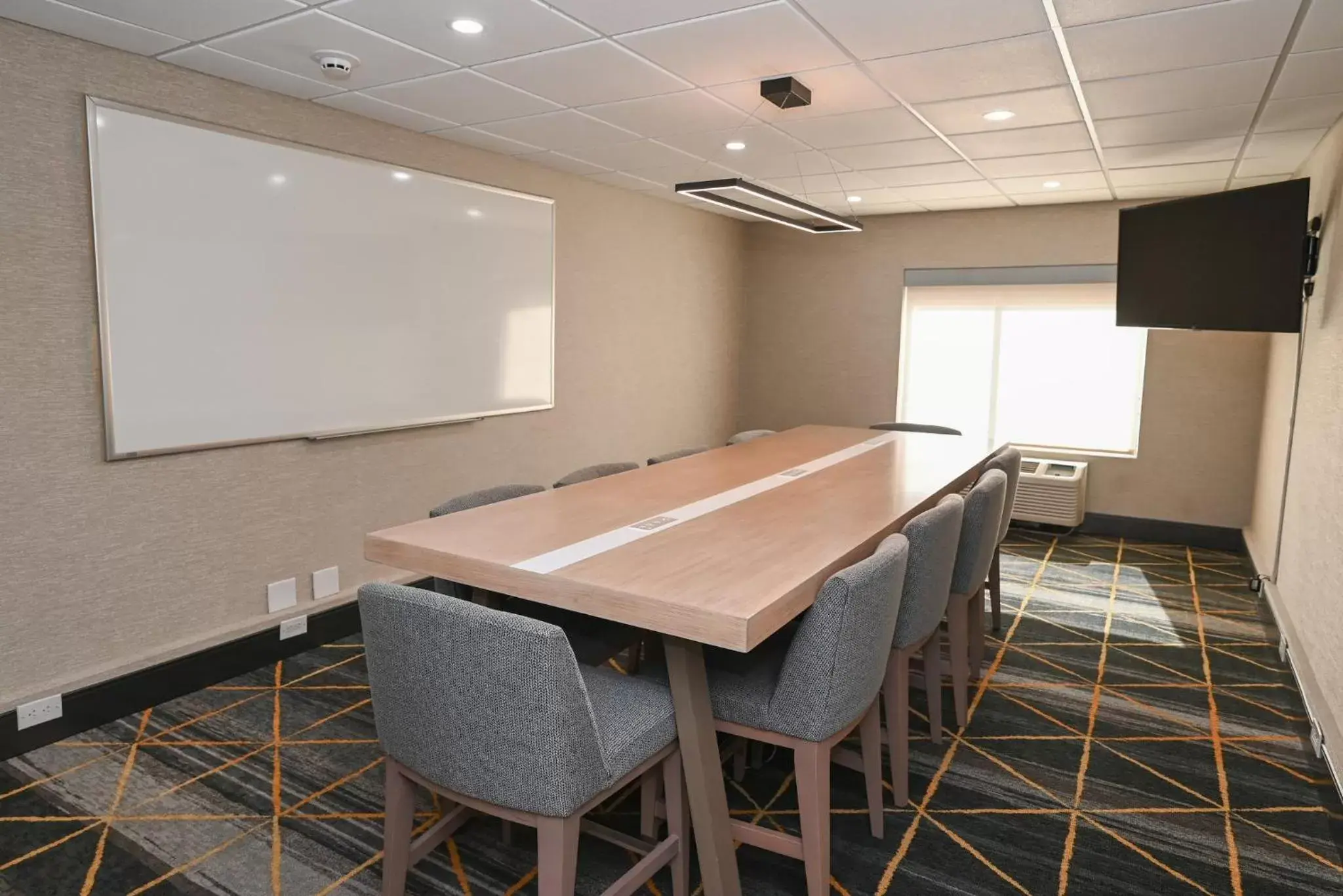 Meeting/conference room in Holiday Inn Cleveland-Mayfield, an IHG Hotel