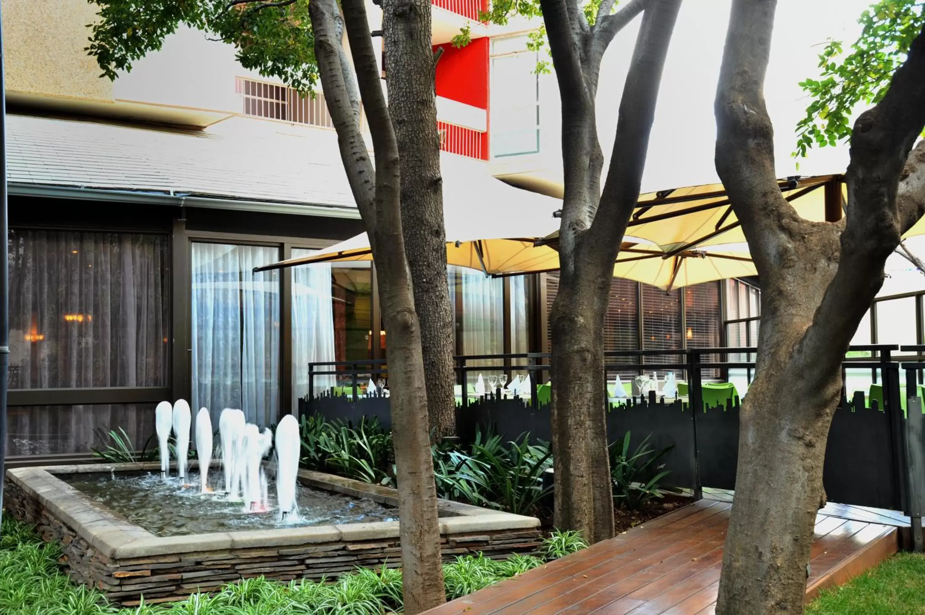 Restaurant/places to eat, Property Building in ANEW Hotel Parktonian Johannesburg