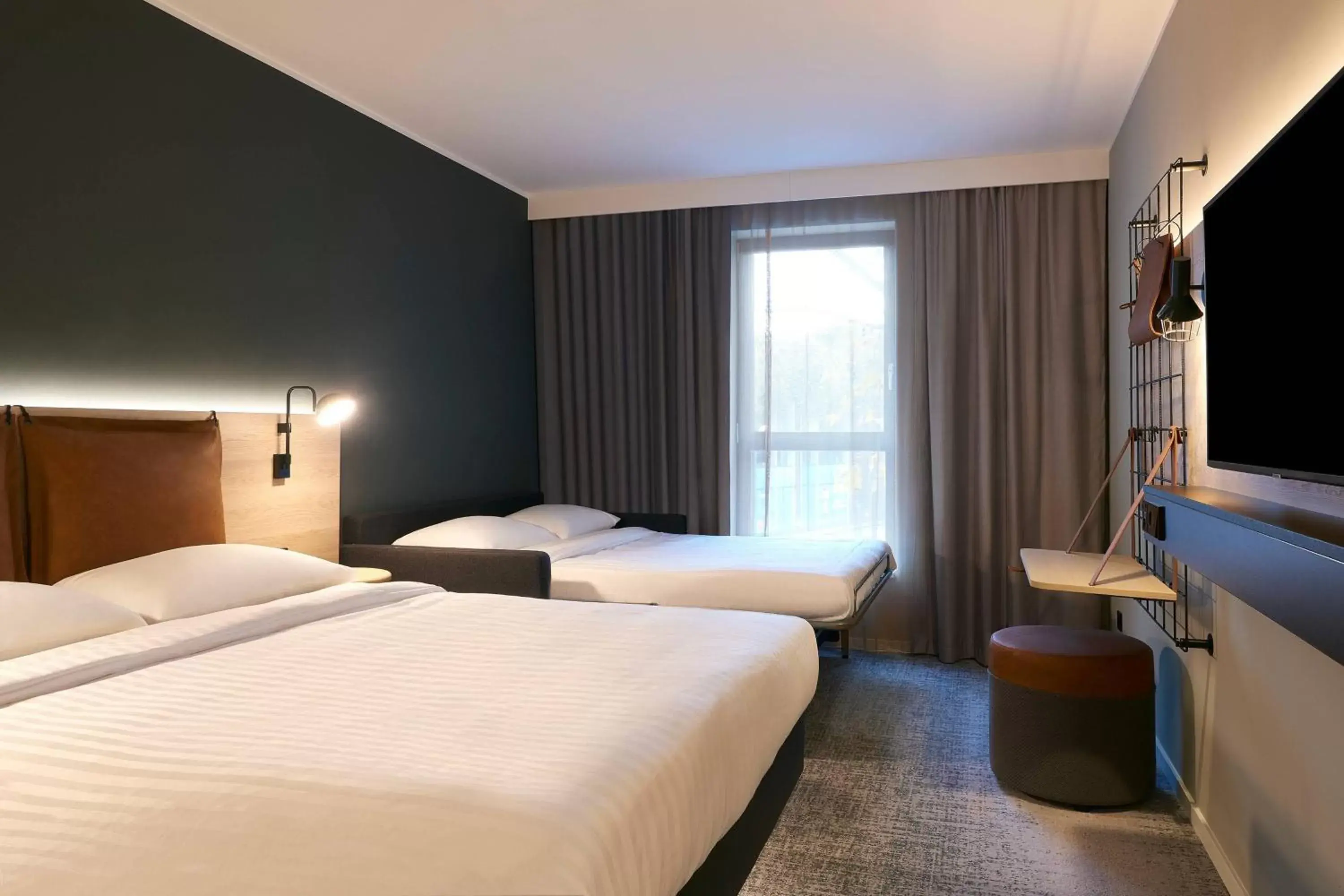 Photo of the whole room, Bed in Moxy Essen City