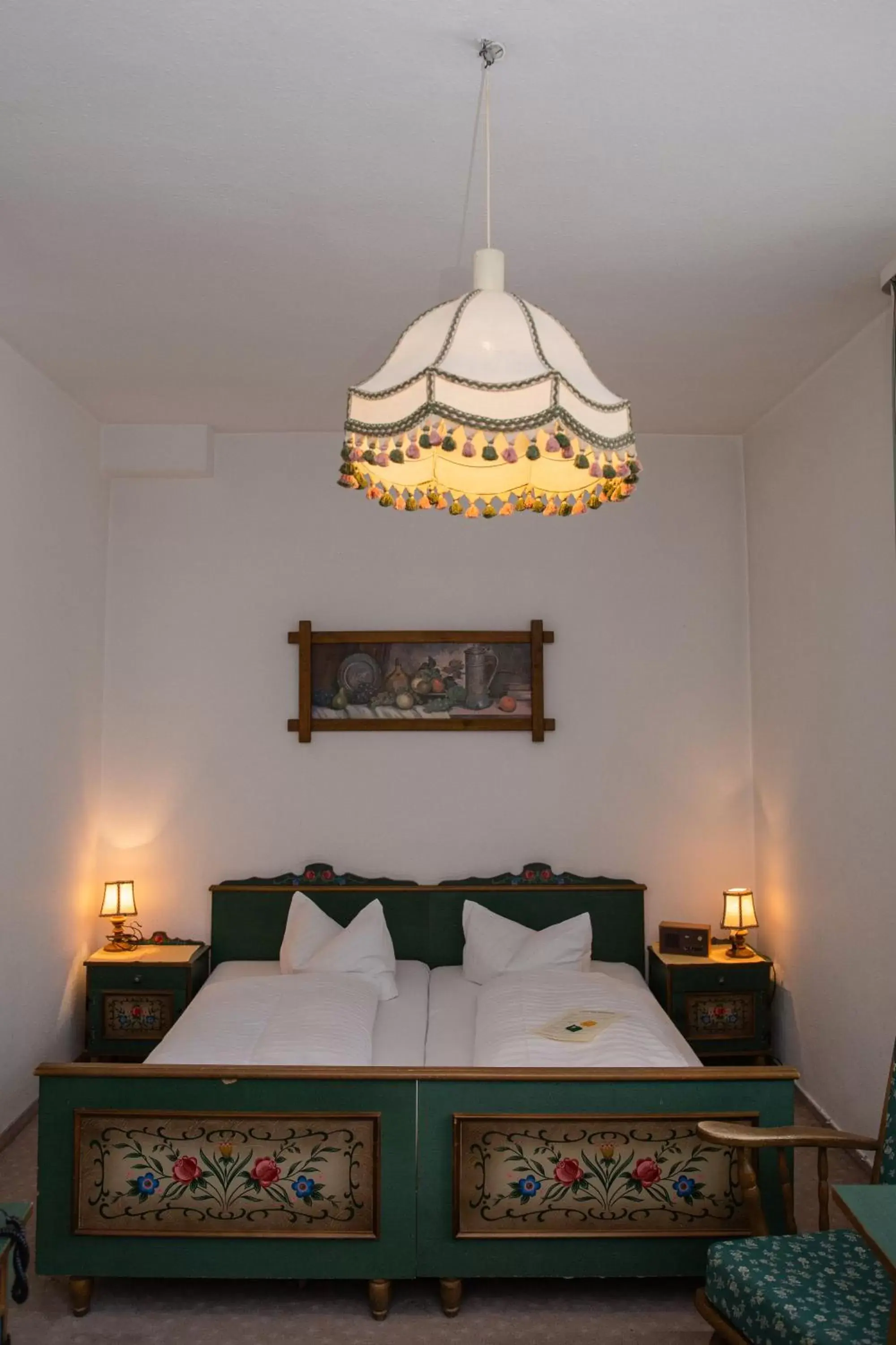 Bed in Hotel Vier Jahreszeiten Bed in Hotel Vier Jahreszeiten