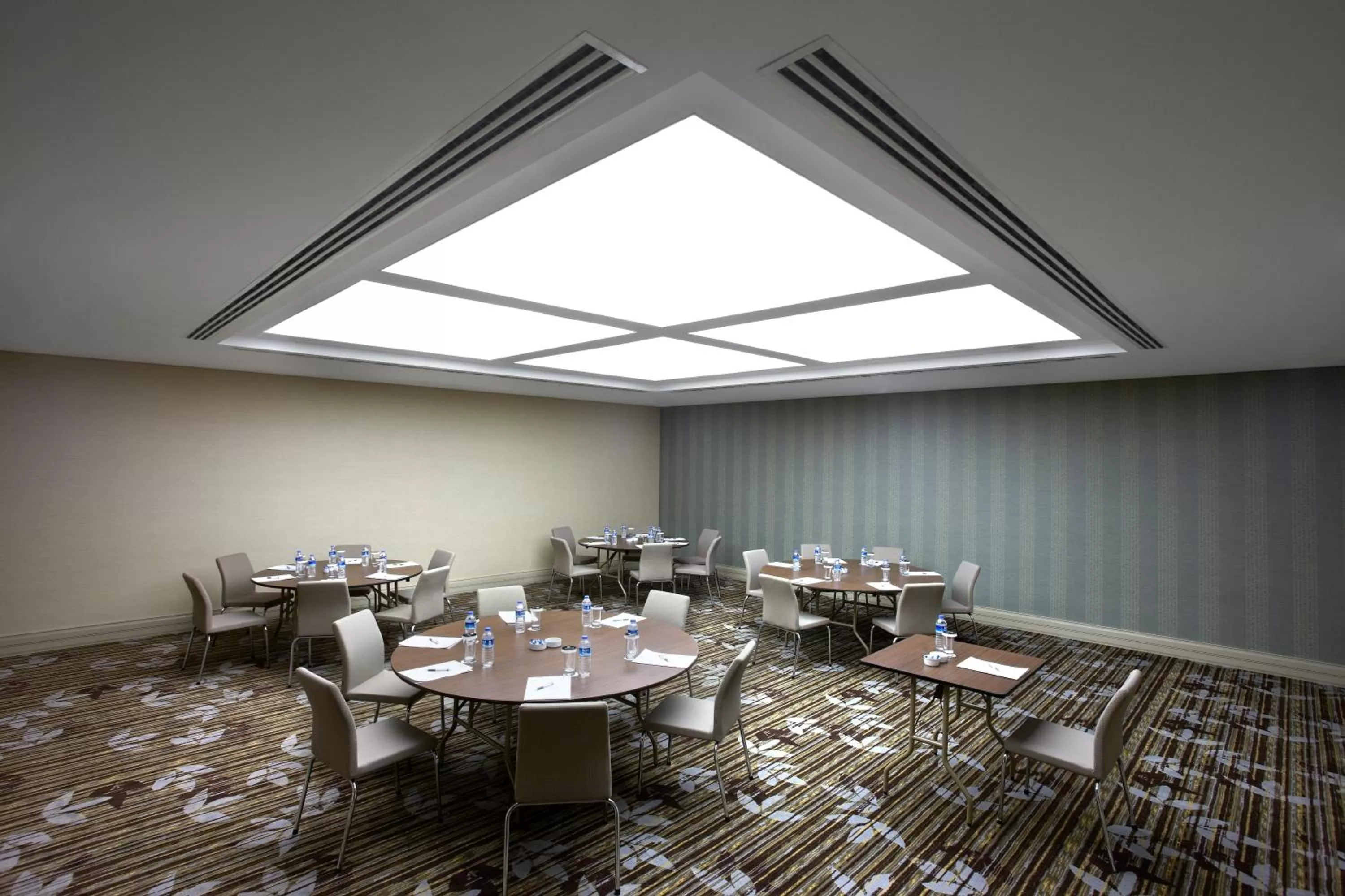 Restaurant/places to eat in Istanbul Gonen Hotel